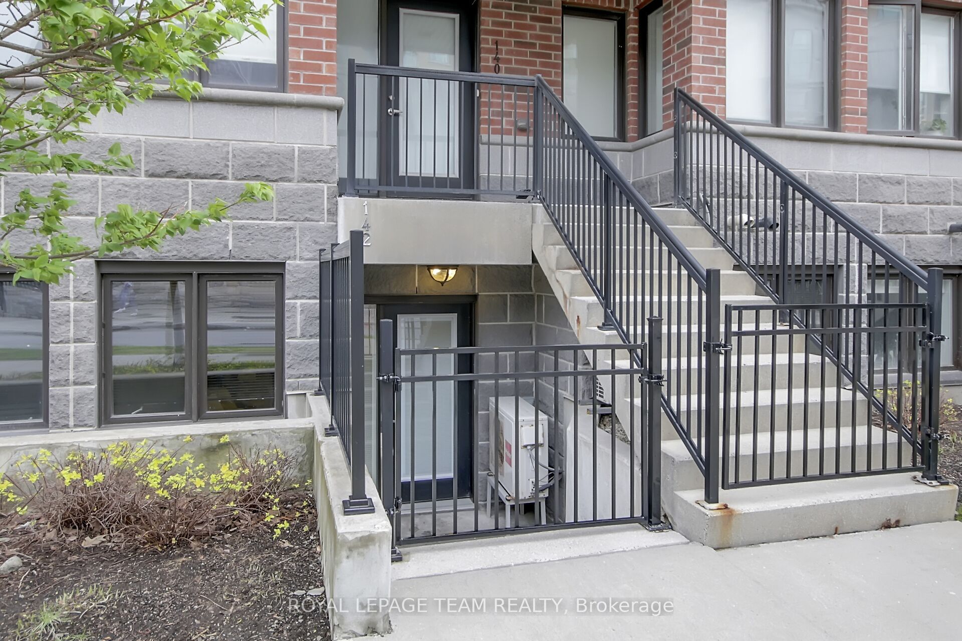 142 Daly Avenue 102 Property Photo 2