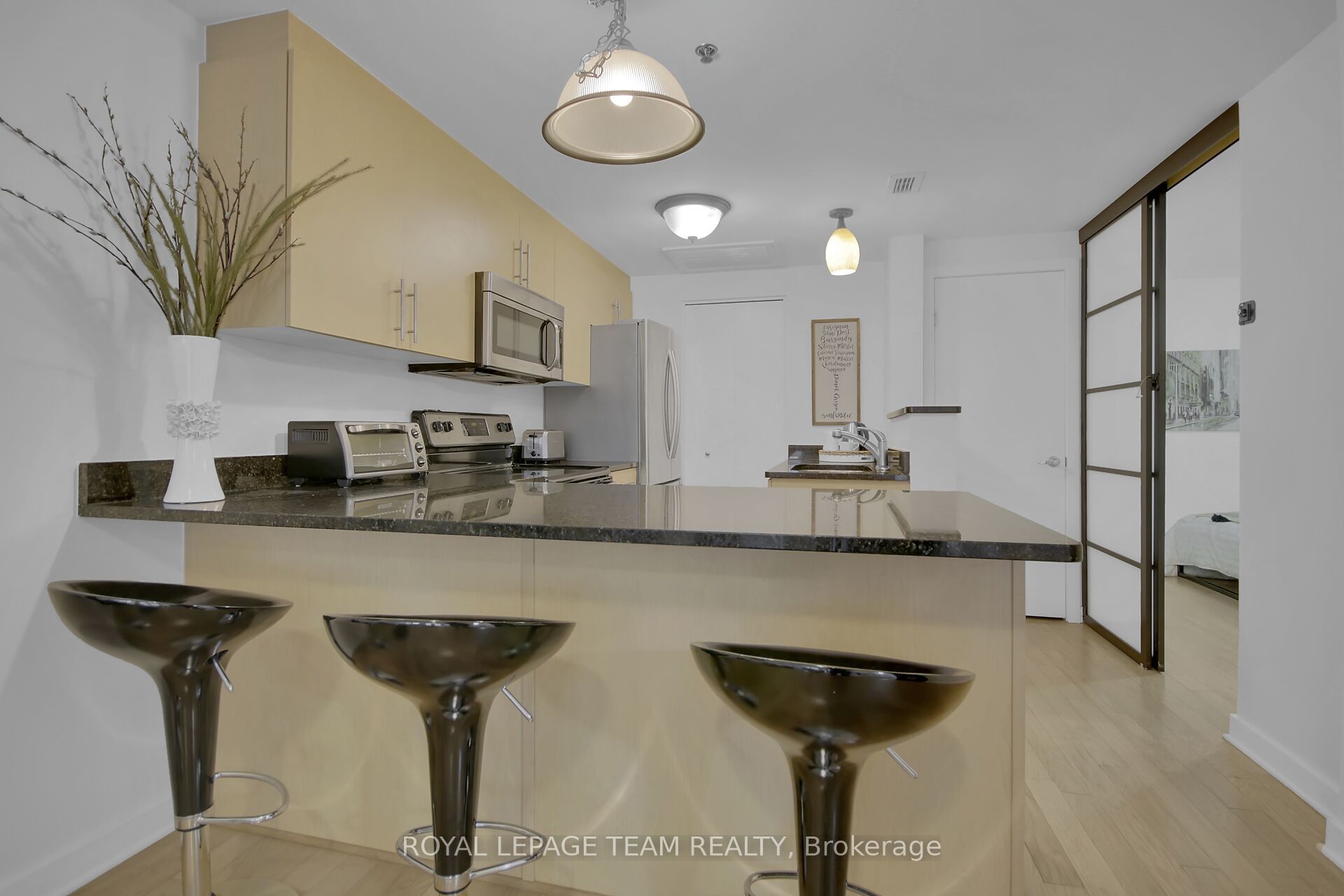 142 Daly Avenue 102 Property Photo 10