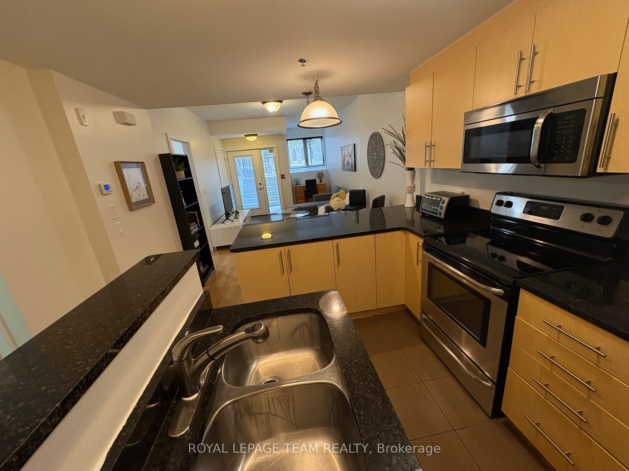 142 Daly Avenue 102 Property Photo 19