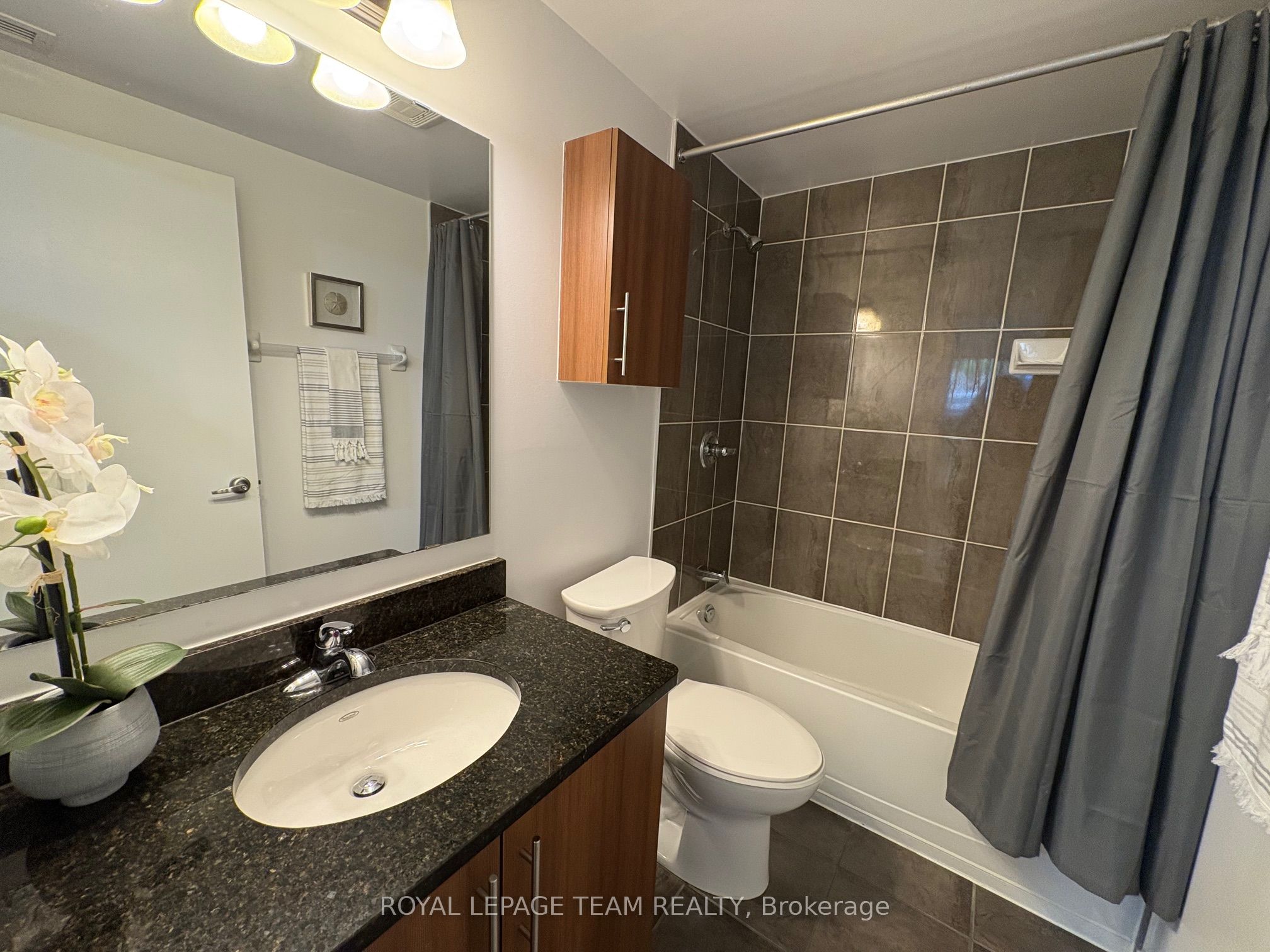 142 Daly Avenue 102 Property Photo 31