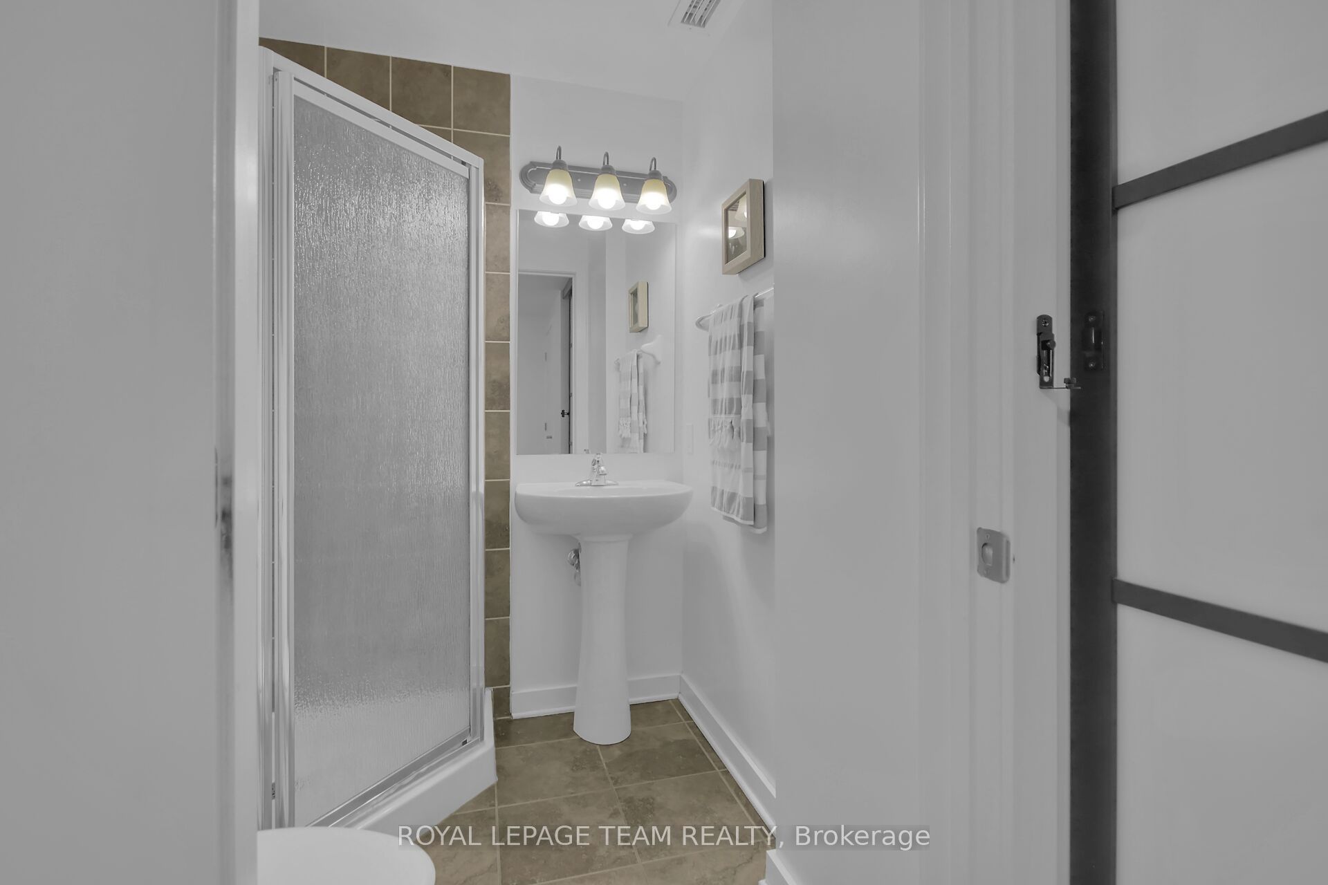 142 Daly Avenue 102 Property Photo 39