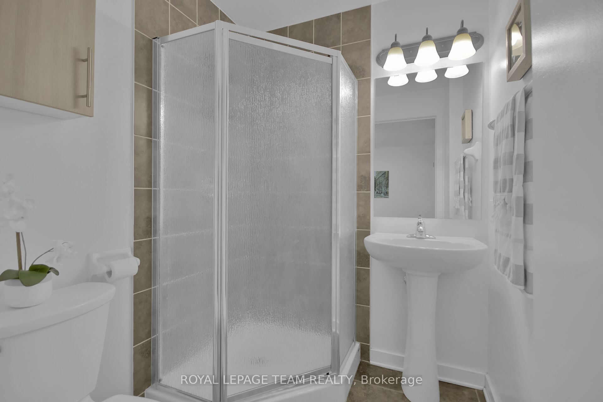142 Daly Avenue 102 Property Photo 40