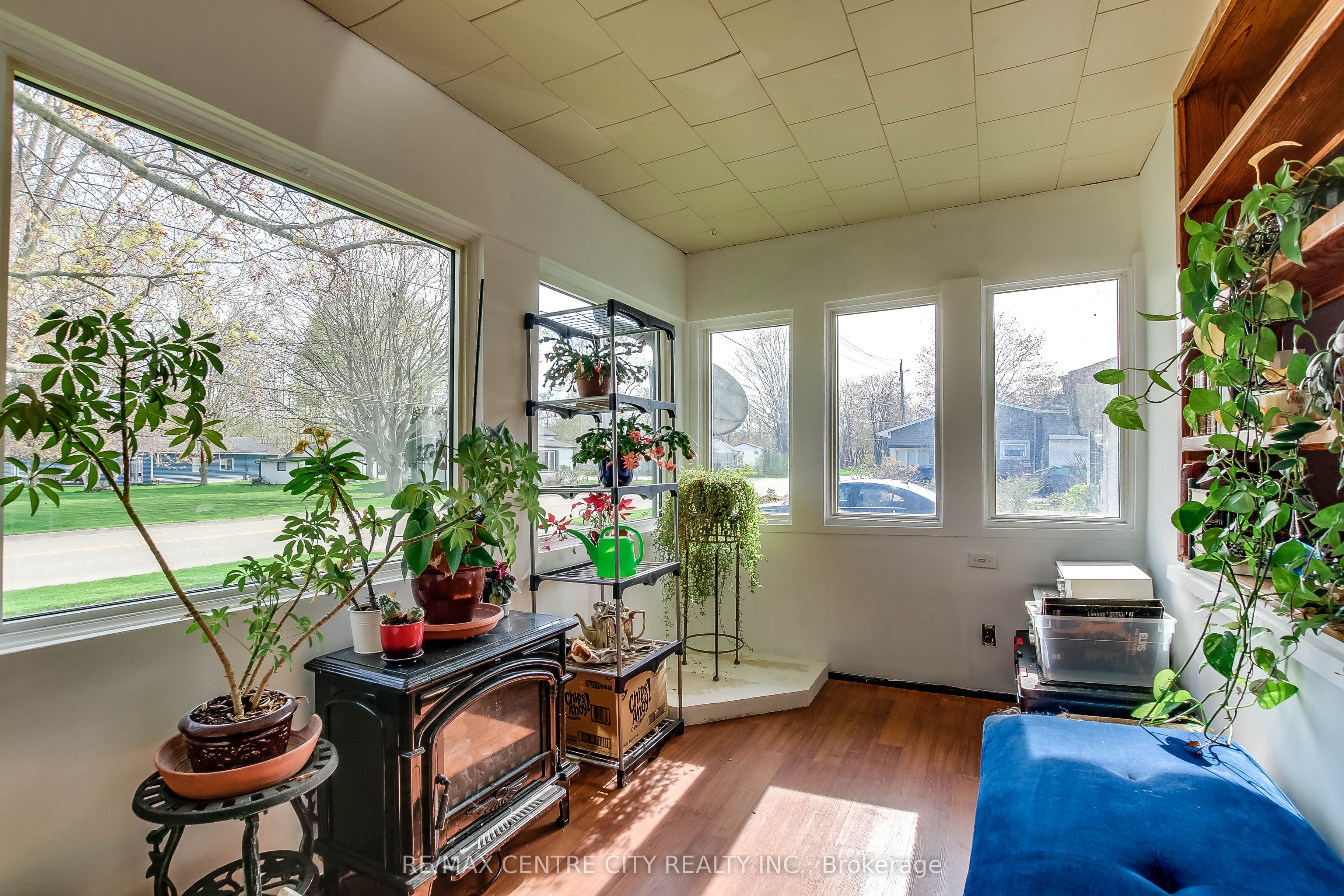 355 Warren Street Property Photo 4