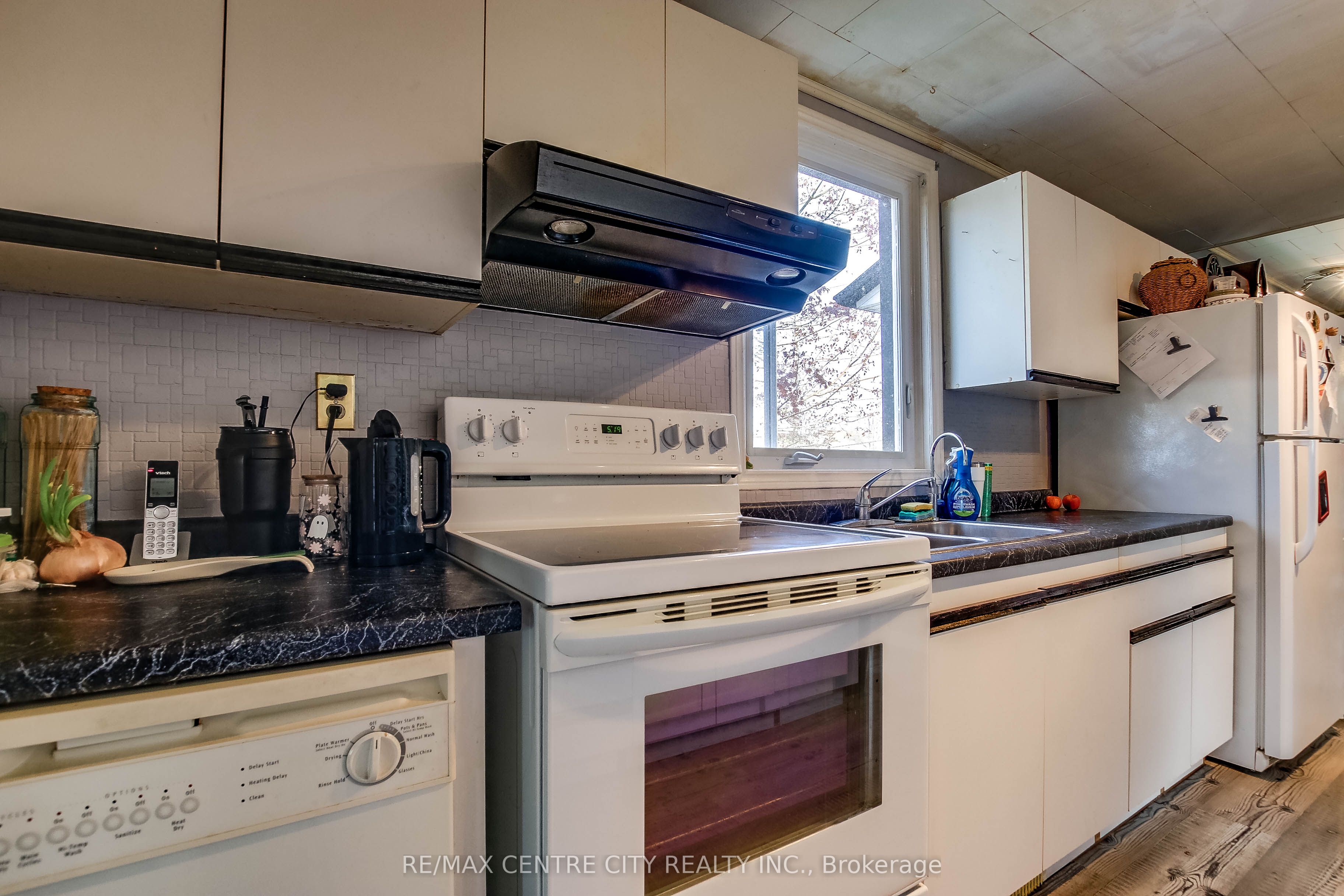 355 Warren Street Property Photo 14