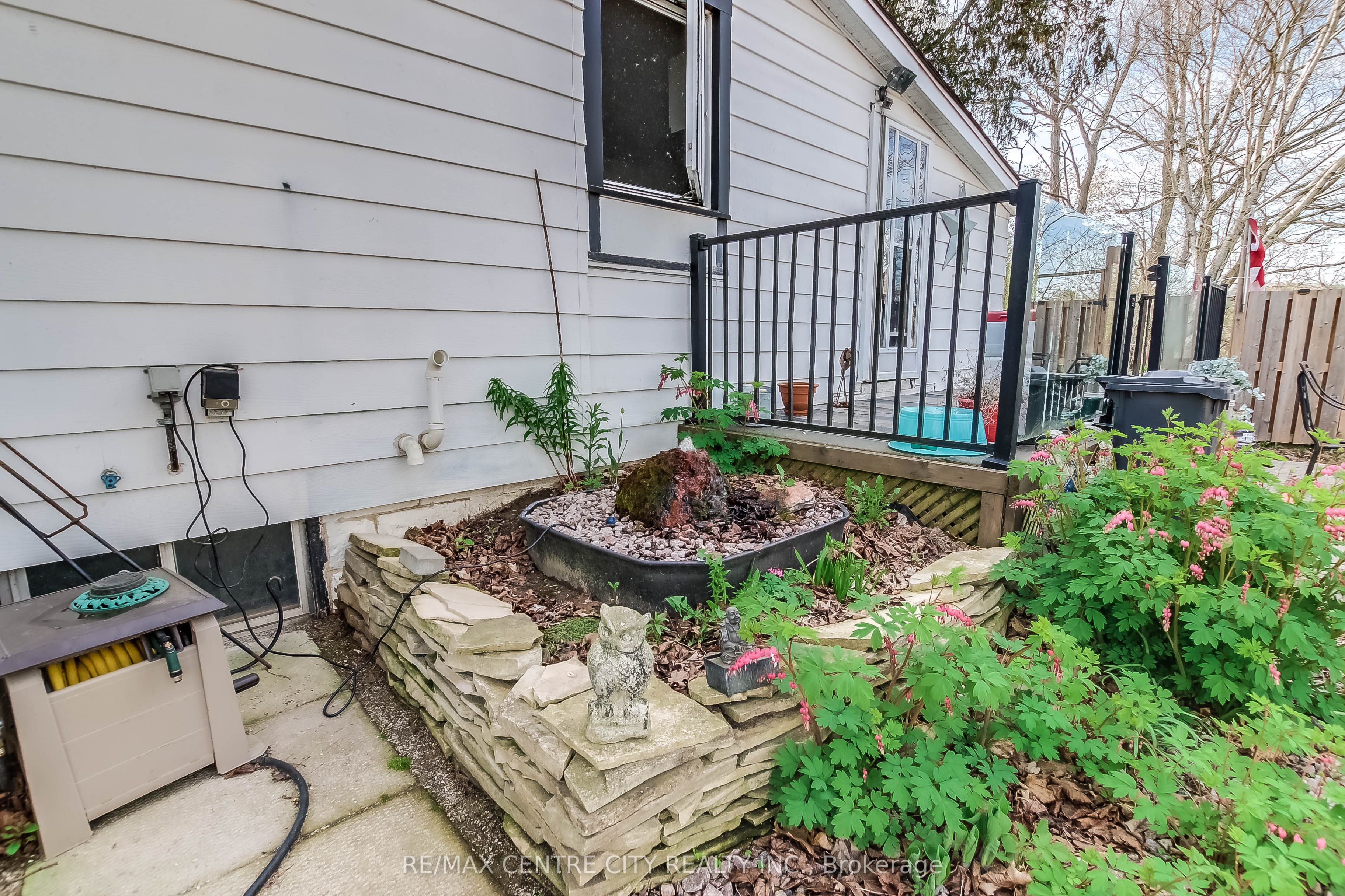 355 Warren Street Property Photo 17