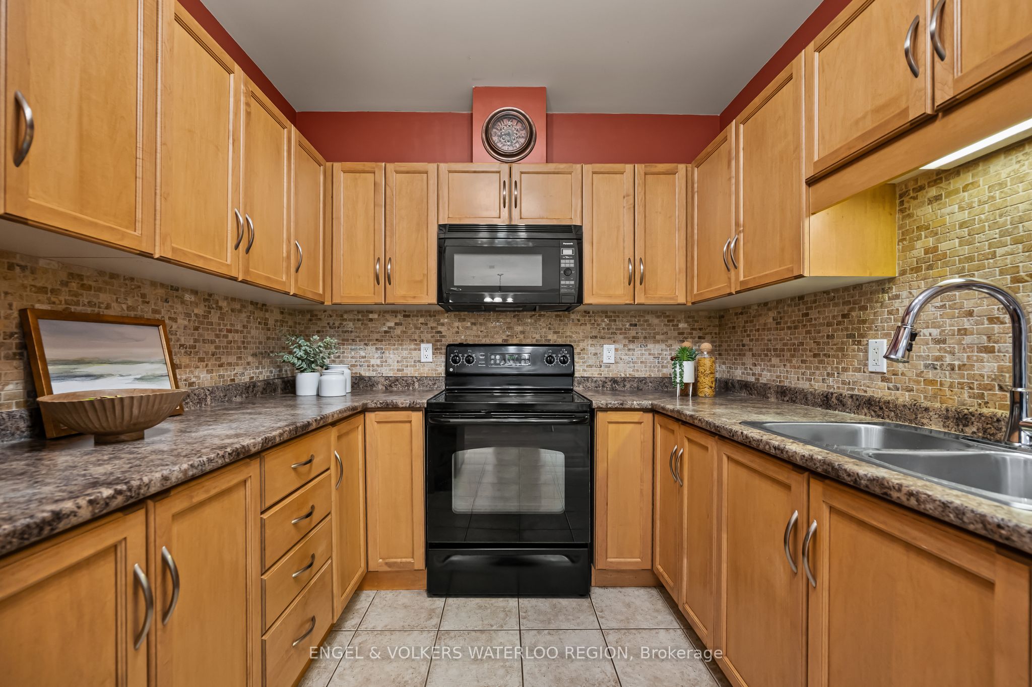 #212 - 165 Duke Street Property Photo 14