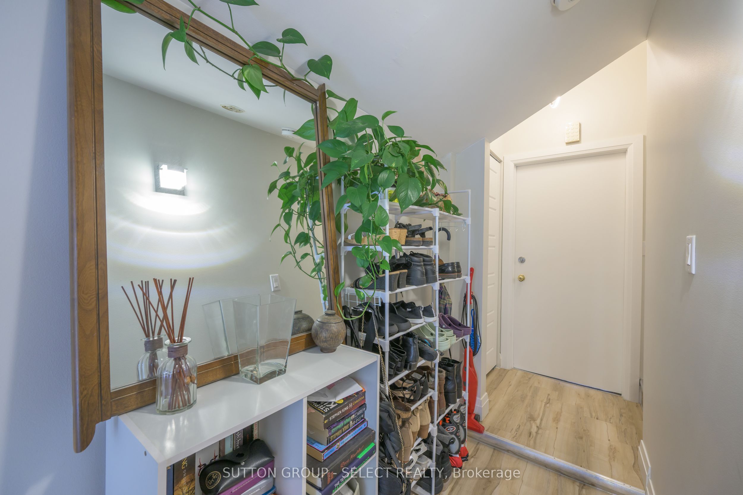 519 Oxford St E Property Photo 24