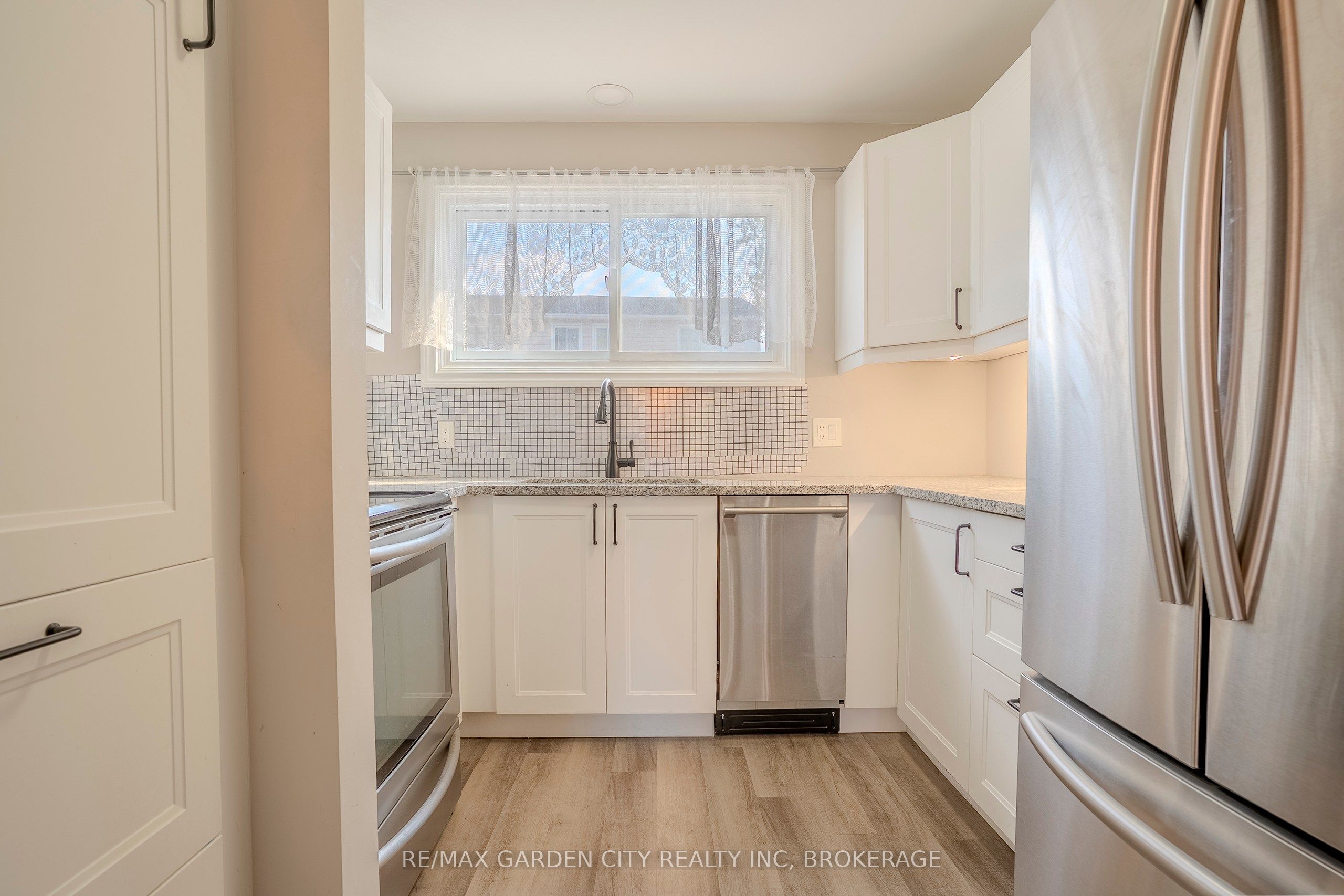 149 St. Catharines Street 15 Property Photo 5