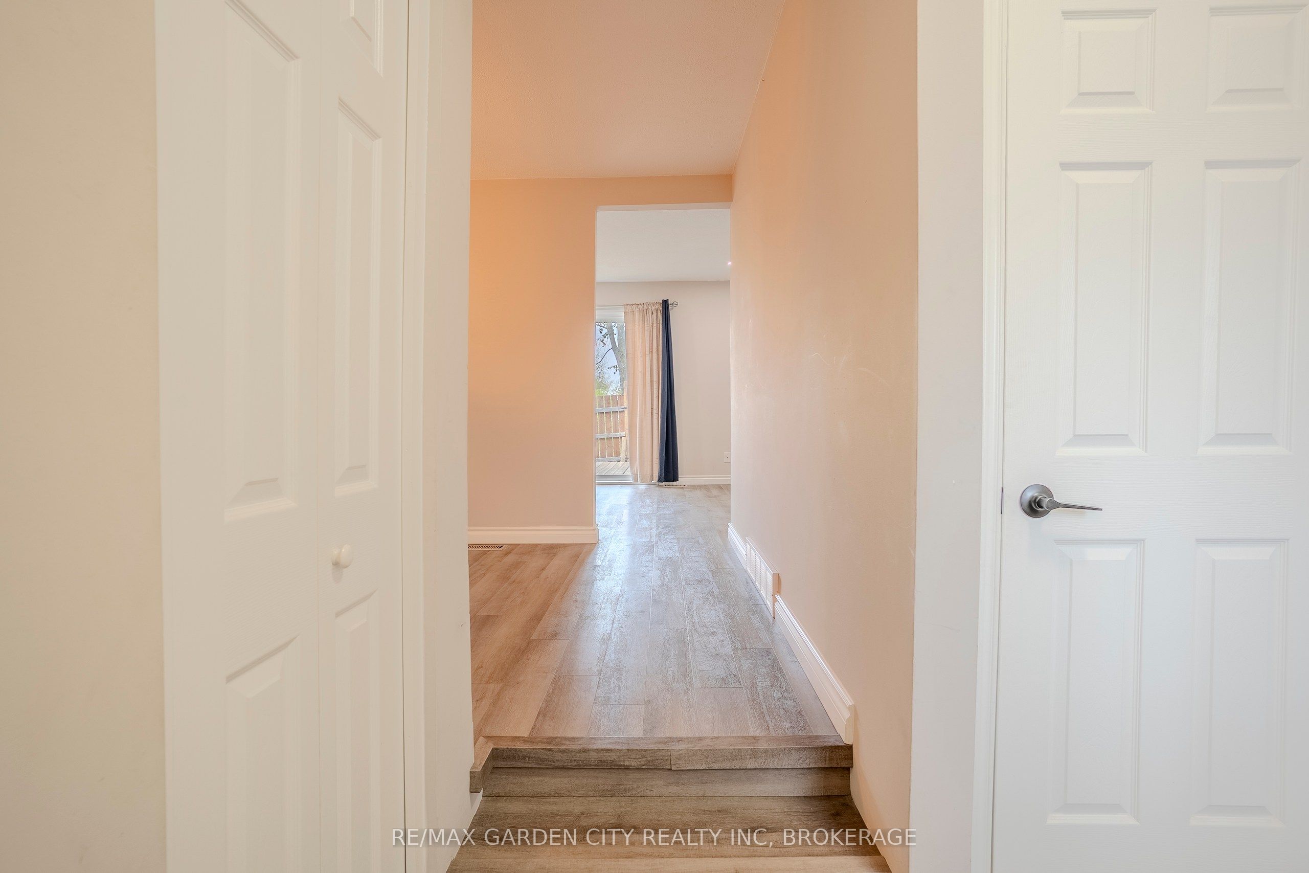 149 St. Catharines Street 15 Property Photo 6