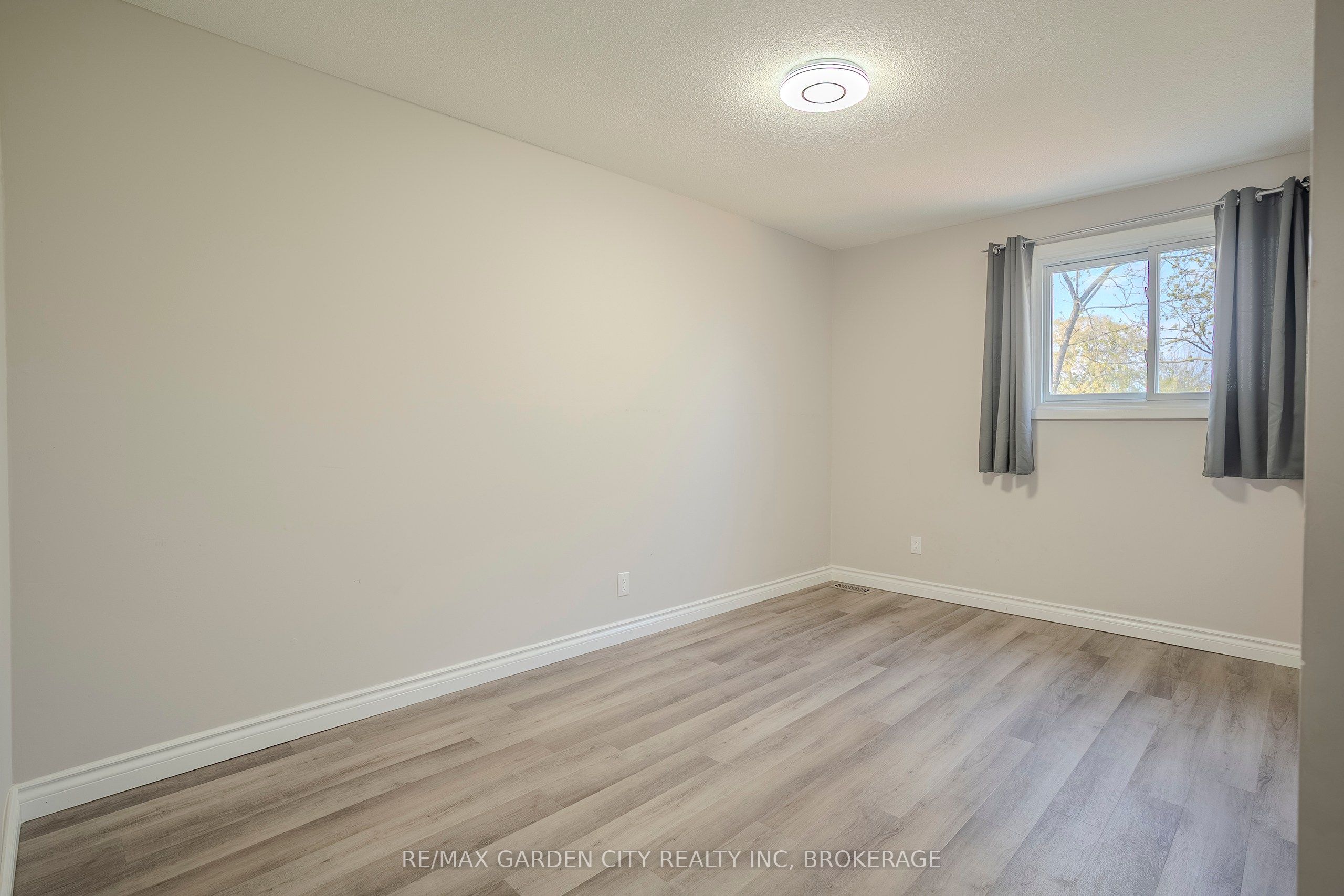 149 St. Catharines Street 15 Property Photo 18