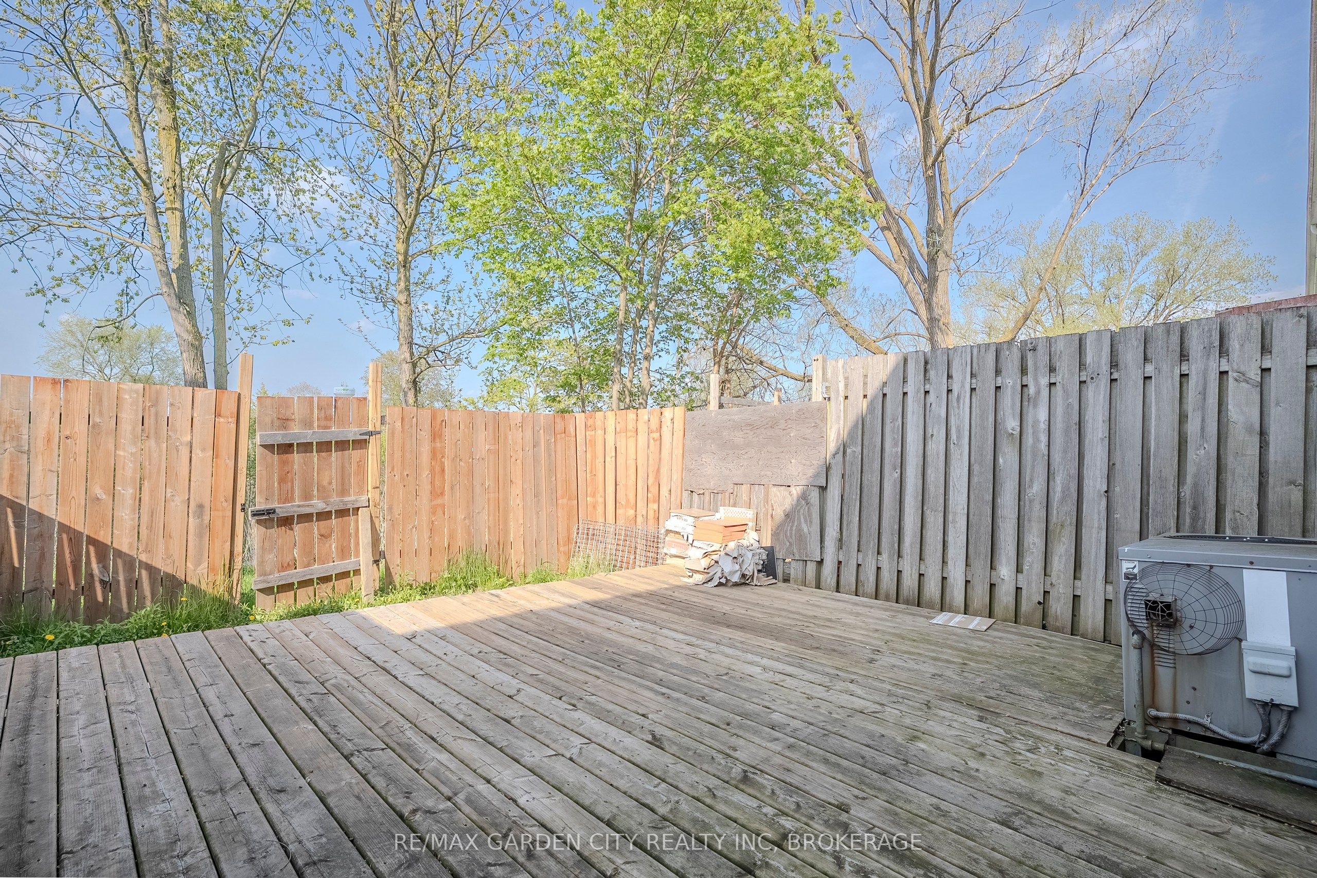 149 St. Catharines Street 15 Property Photo 28