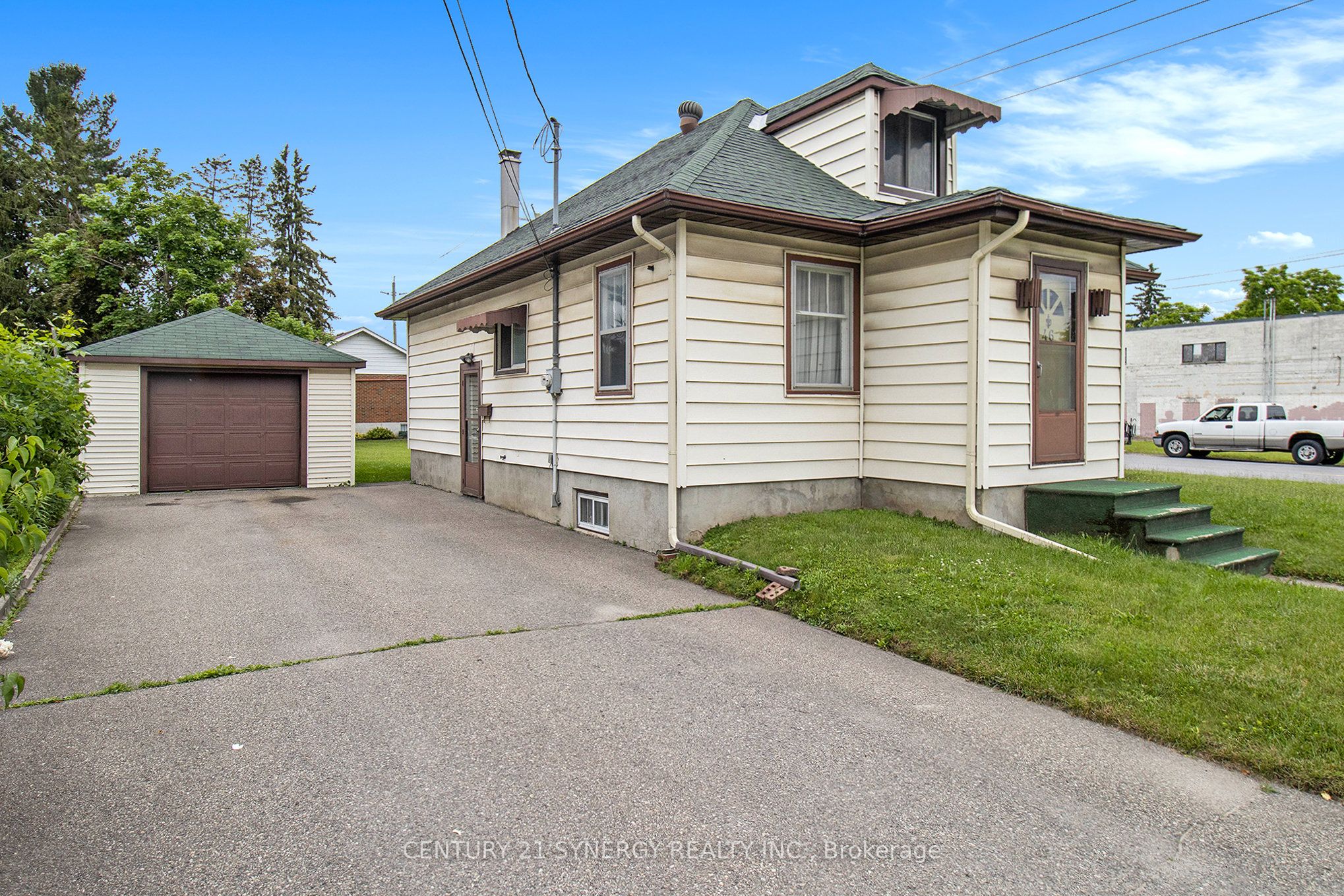 46 Cornelia Street Property Photo 3