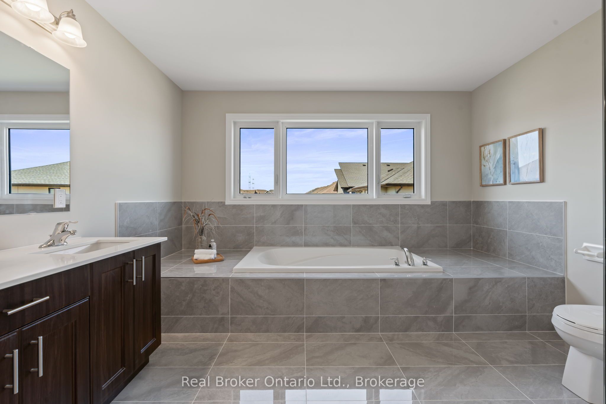 18 Venture Way Property Photo 14