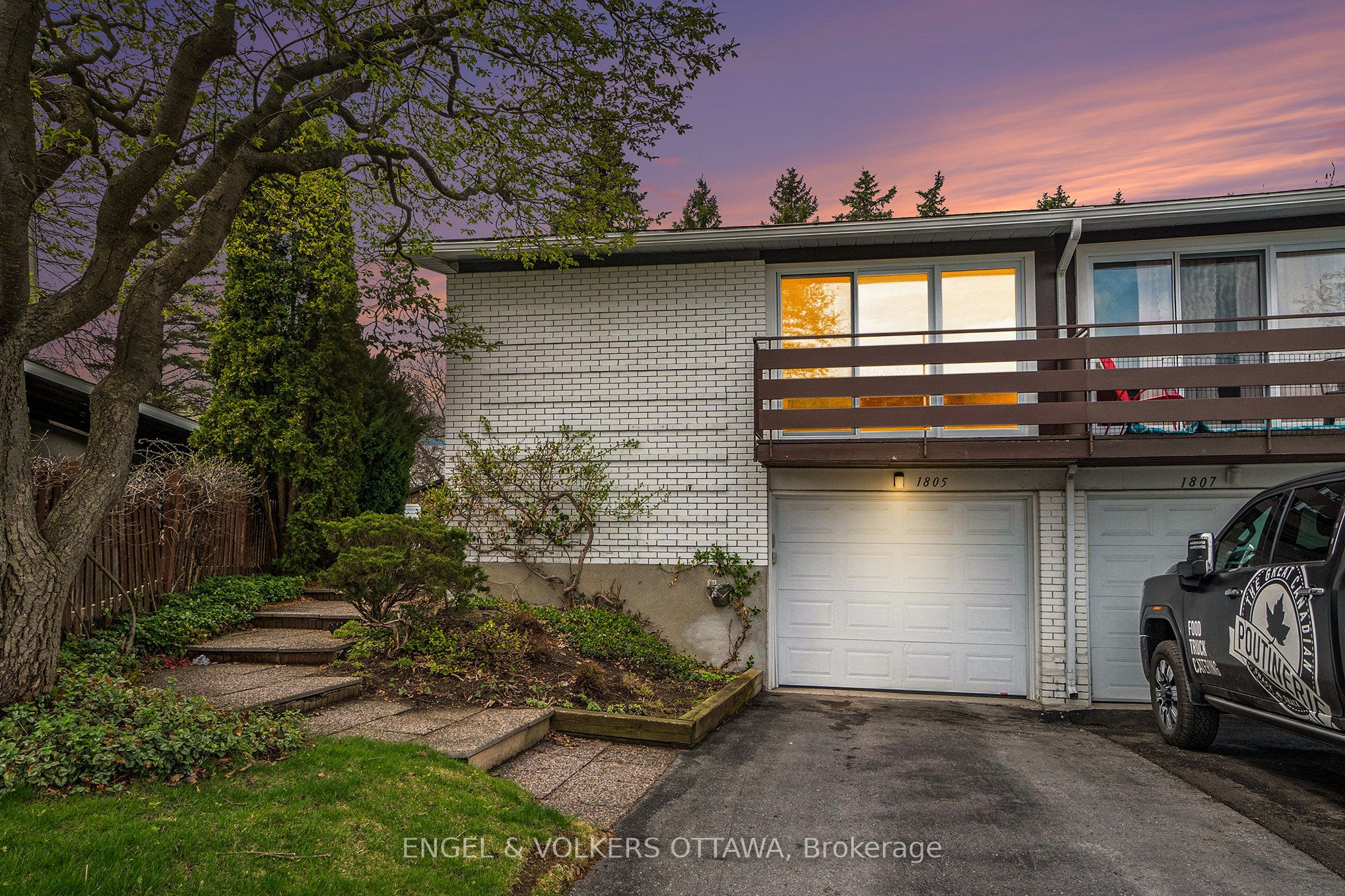 1805 Applegrove Court Property Photo