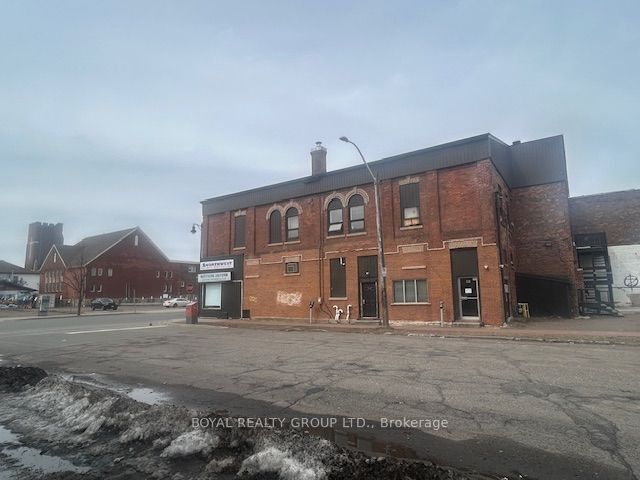 126 May Street N Property Photo 2