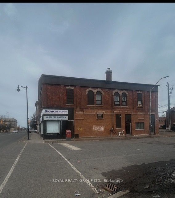 126 May Street N Property Photo 8