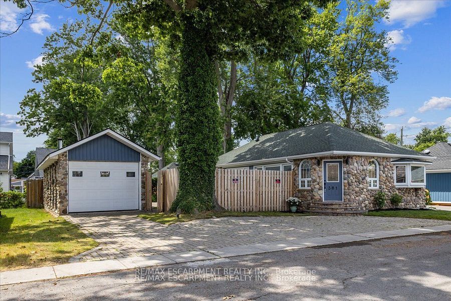 381 Maplewood Ave Property Photo 1