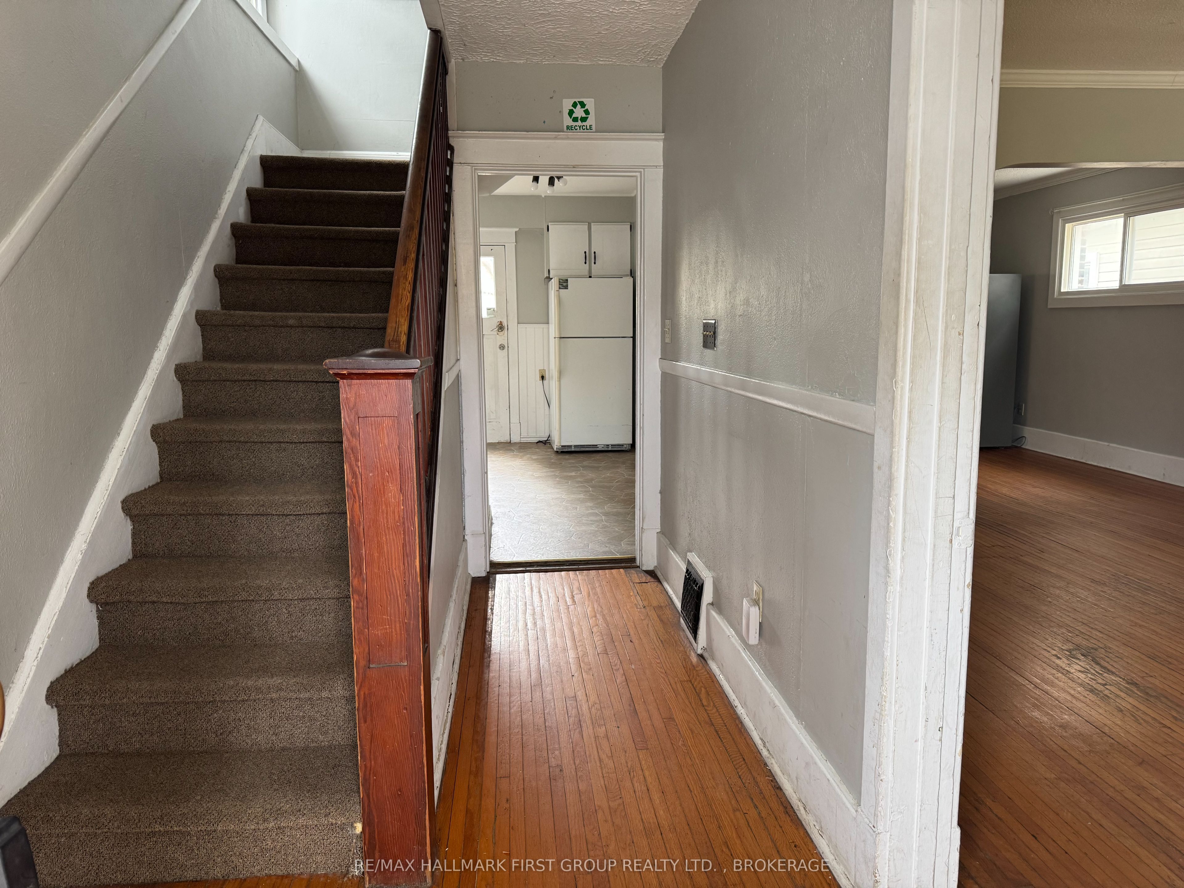 516 Victoria St Property Photo 2