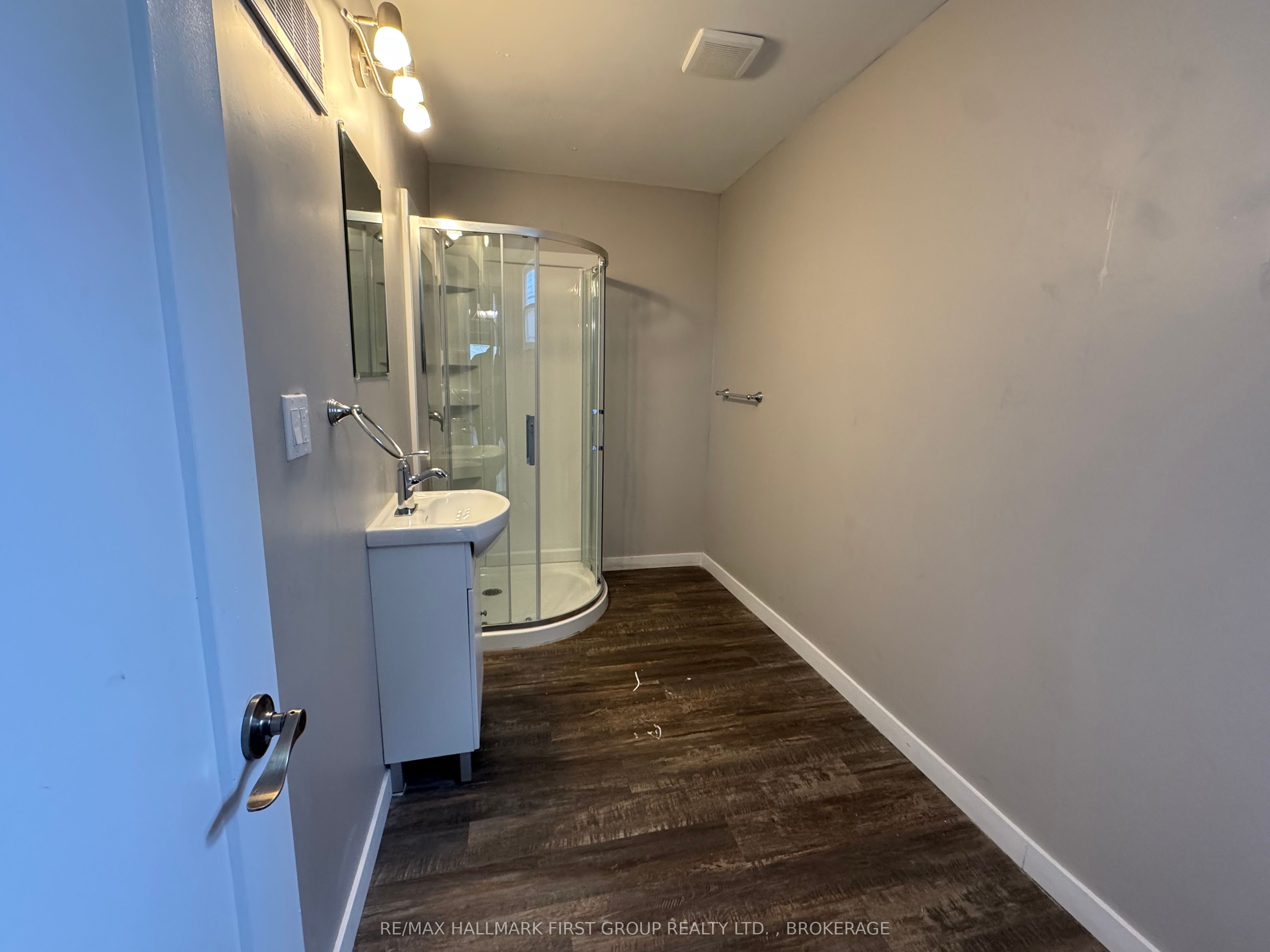 516 Victoria St Property Photo 14