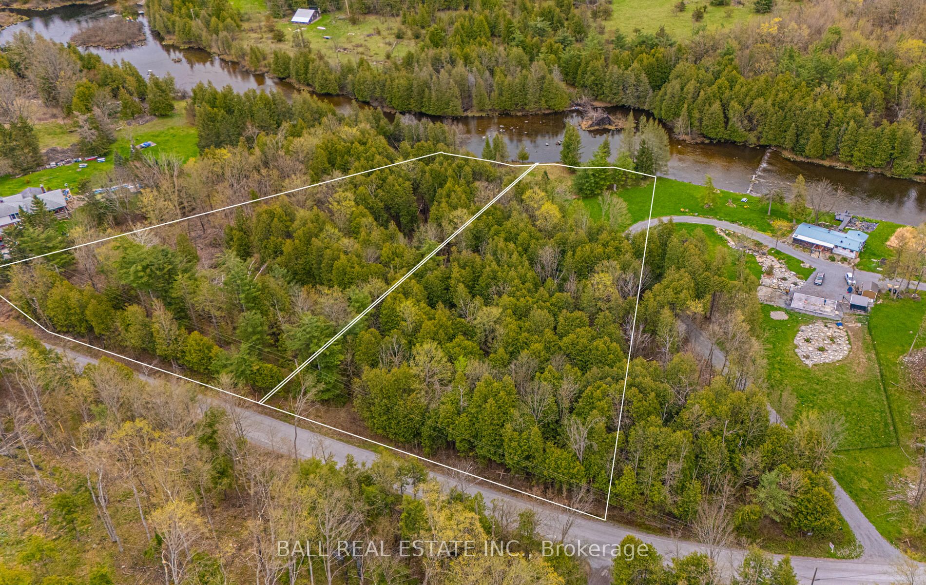513 Sawmill Rd Property Photo 6