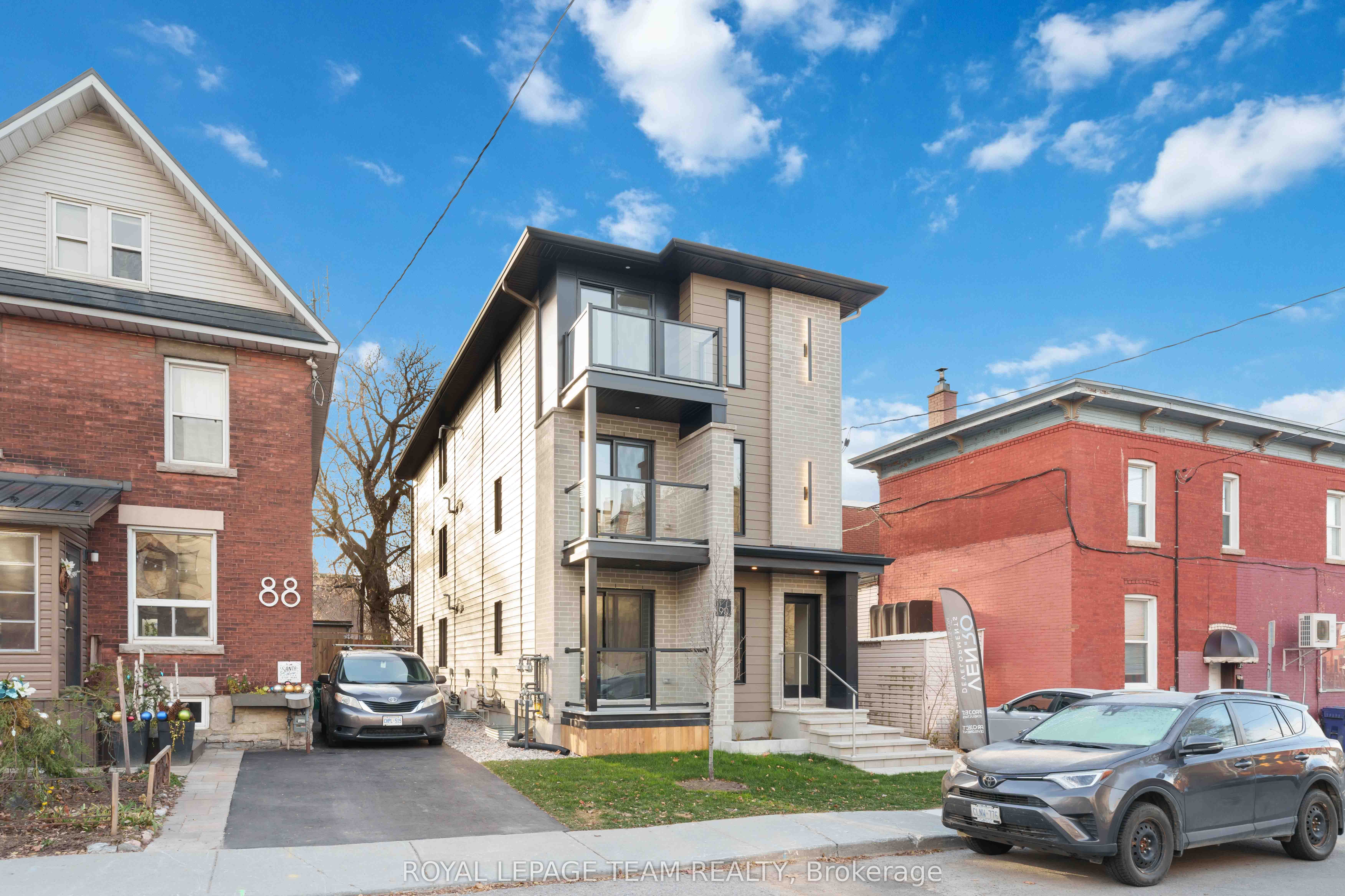 #4 - 90 Elm Street Property Photo 1