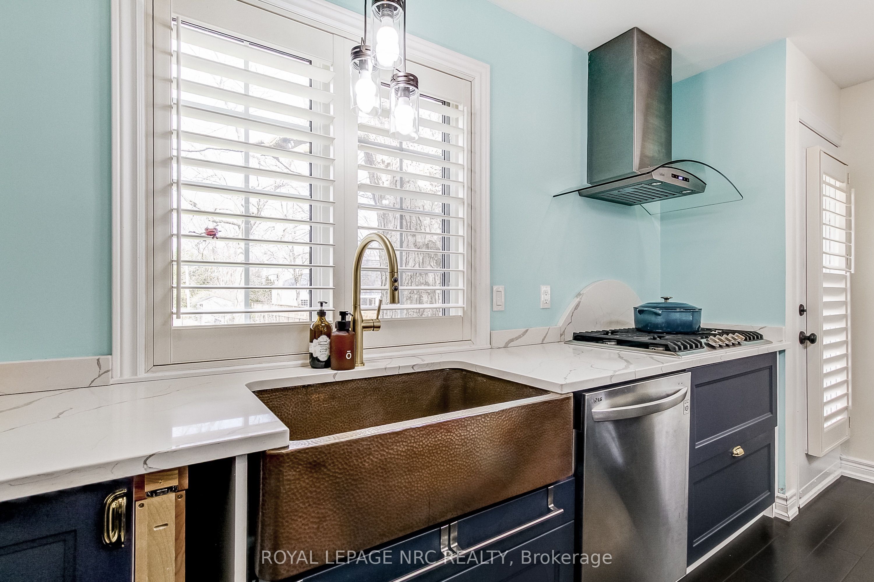 330 Gate Street Property Photo 9