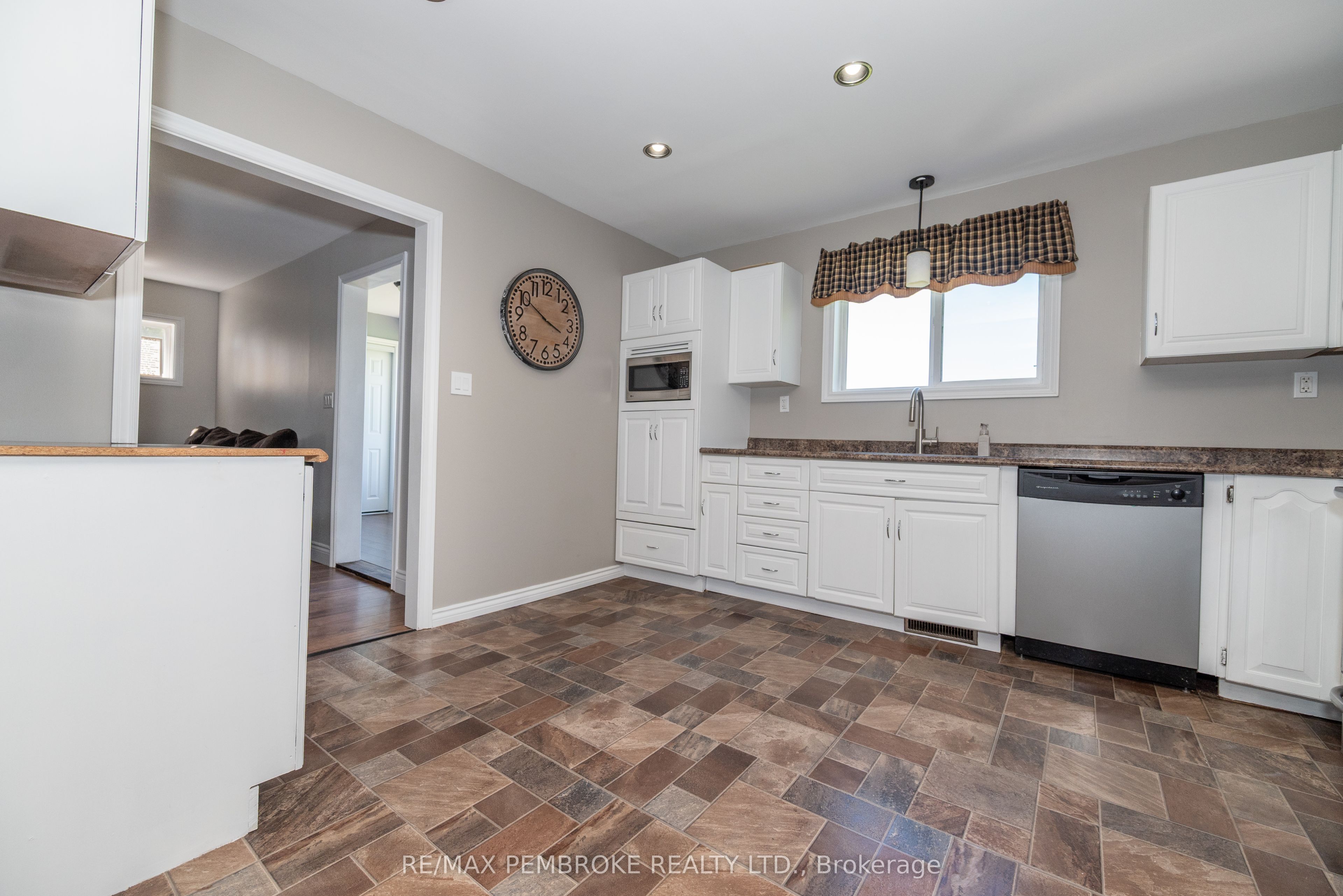 38512 Highway 41 Highway Property Photo 8