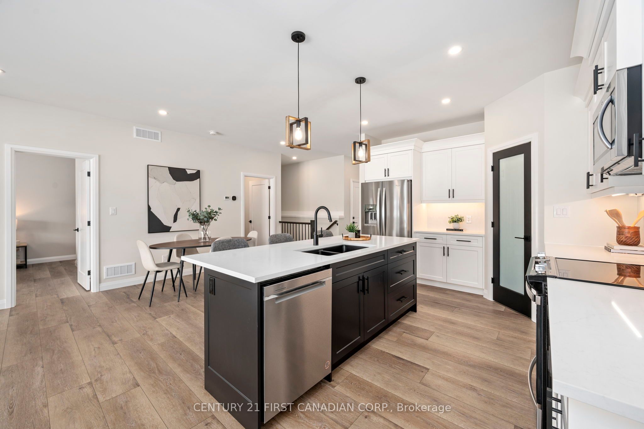 #5 - 32 Postma Crescent Property Photo 12
