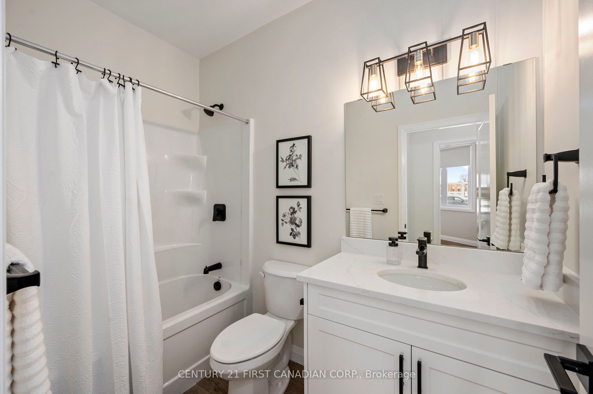 #5 - 32 Postma Crescent Property Photo 17