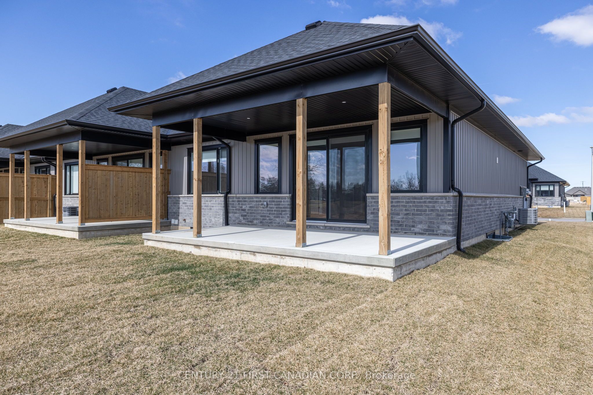 #5 - 32 Postma Crescent Property Photo 27