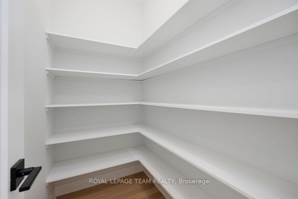 590 Anchor Circle Property Photo 16