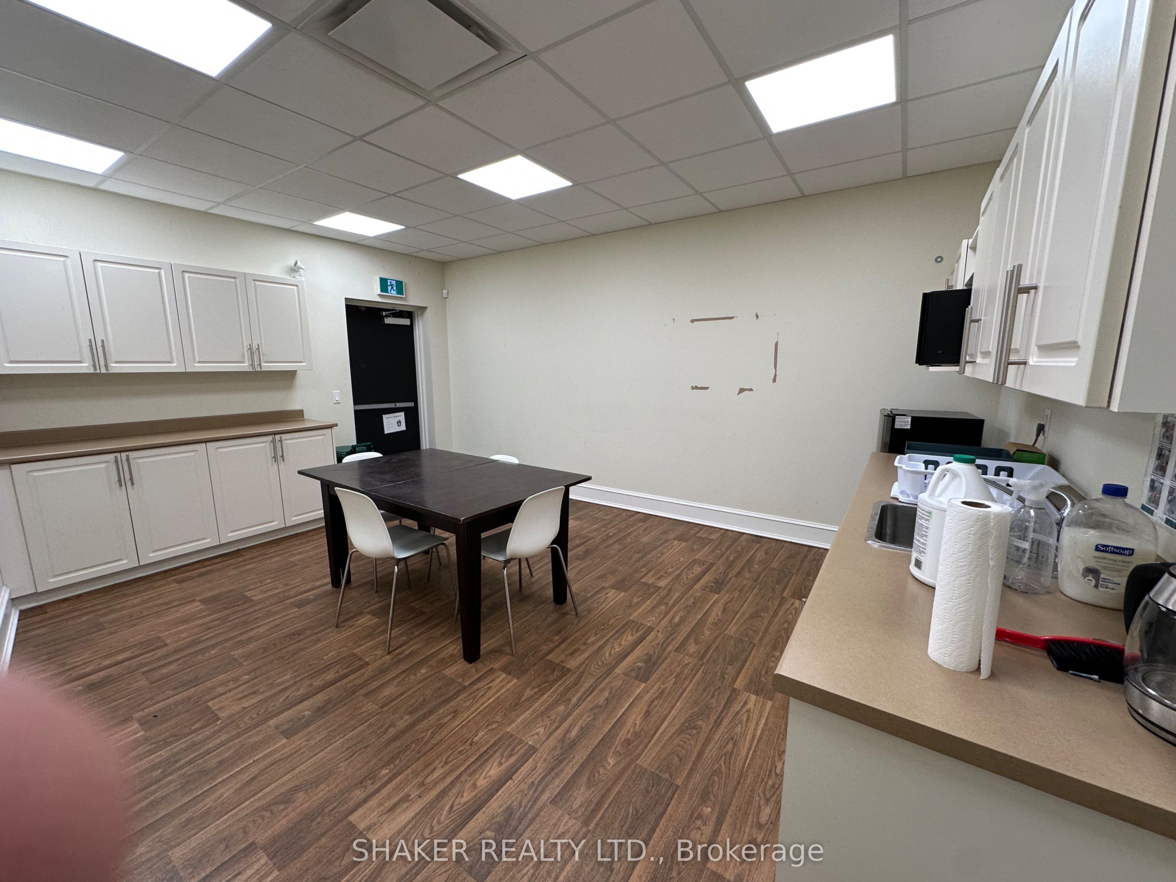 #2 - 117 Glebe Avenue Property Photo 5