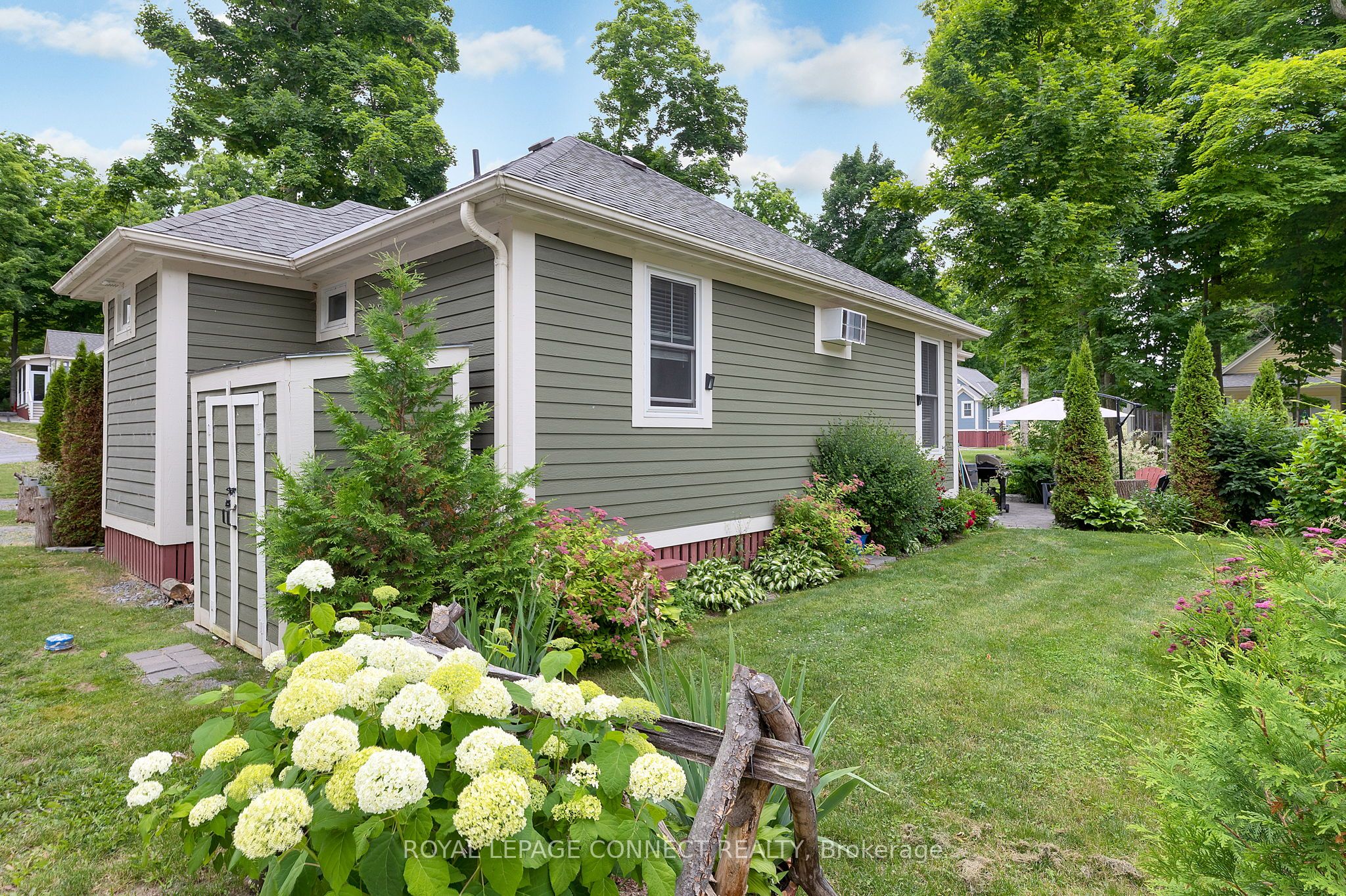 #217 - 7 Hollow Lane Property Photo 4