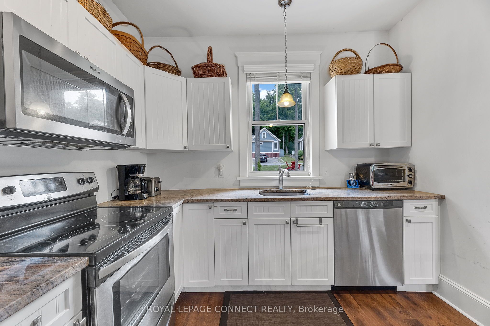 #217 - 7 Hollow Lane Property Photo 17