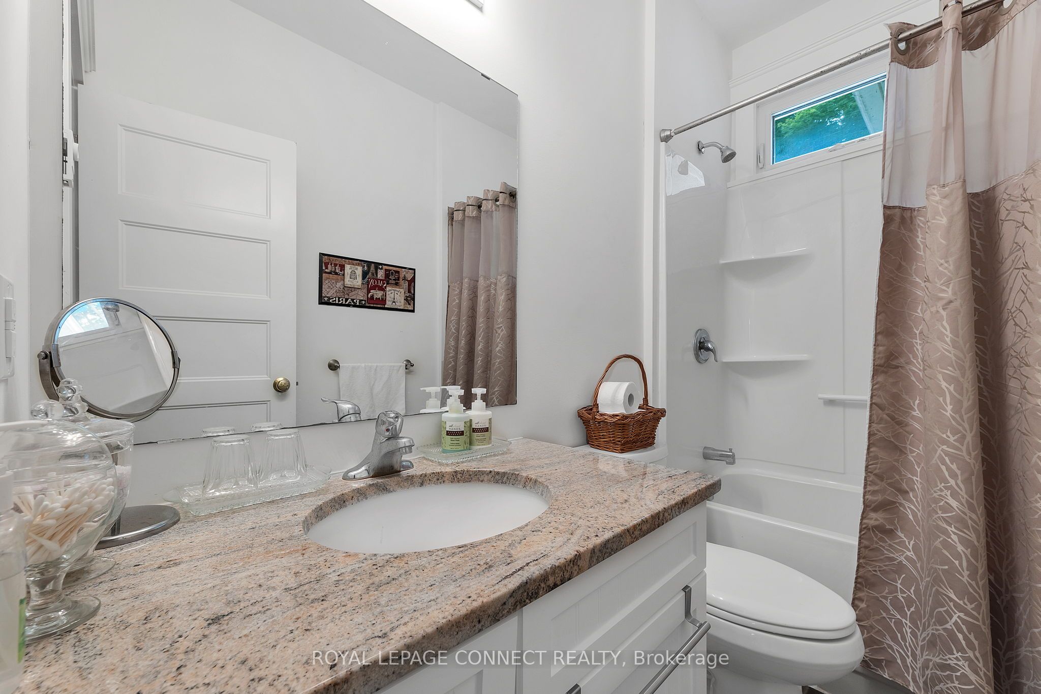 #217 - 7 Hollow Lane Property Photo 21