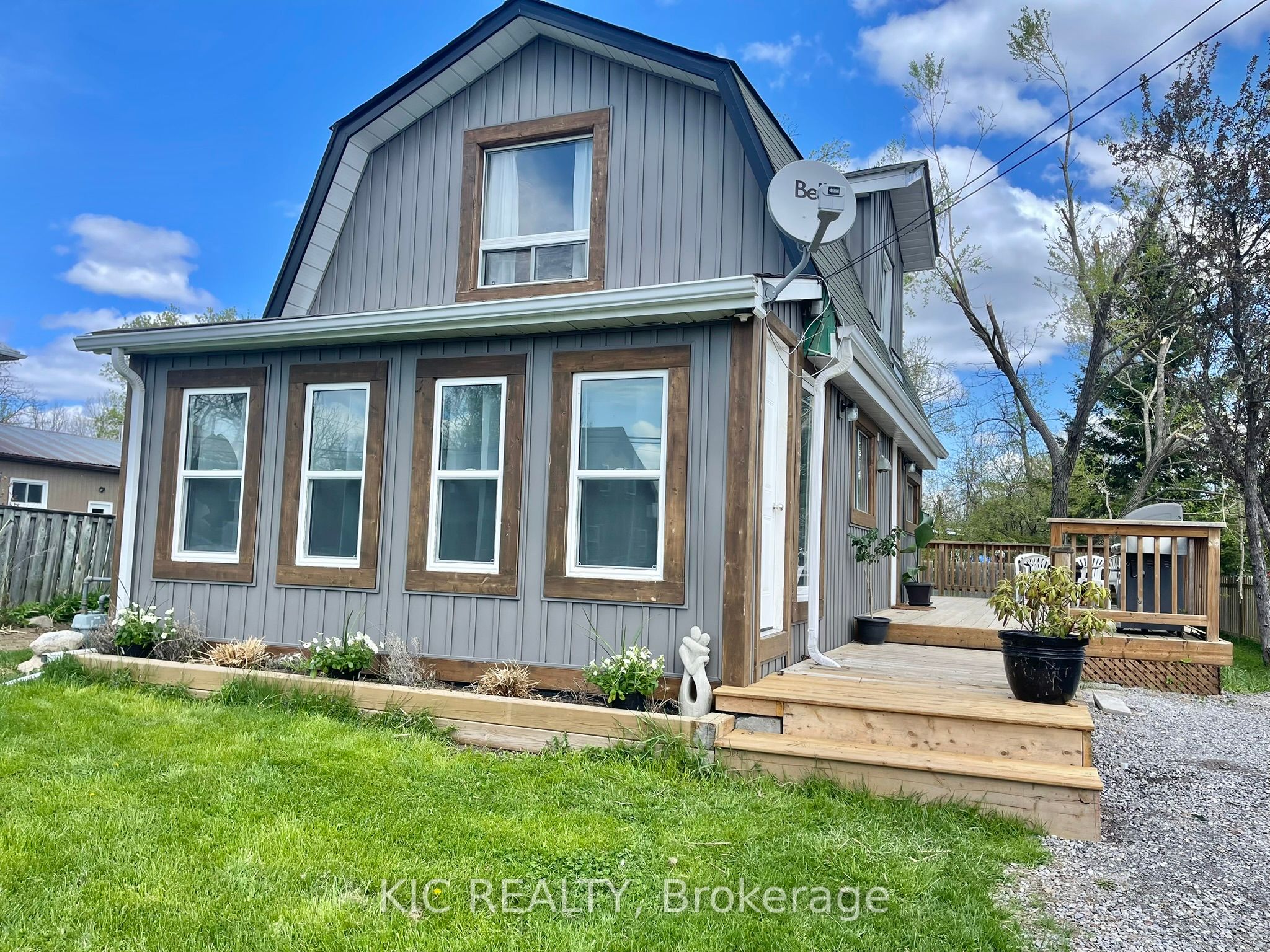 668 Church St Property Photo 1