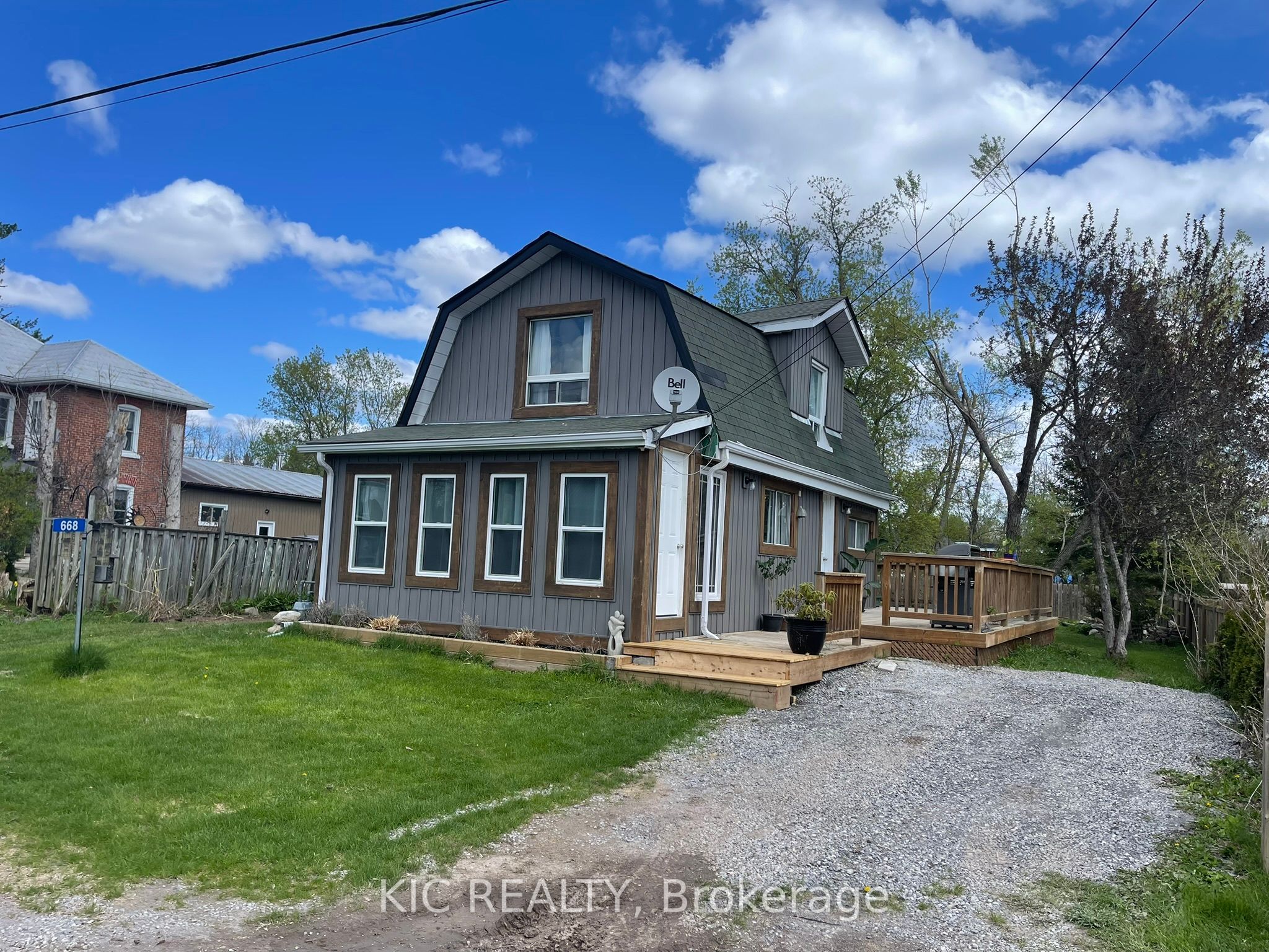 668 Church Street Property Photo 3