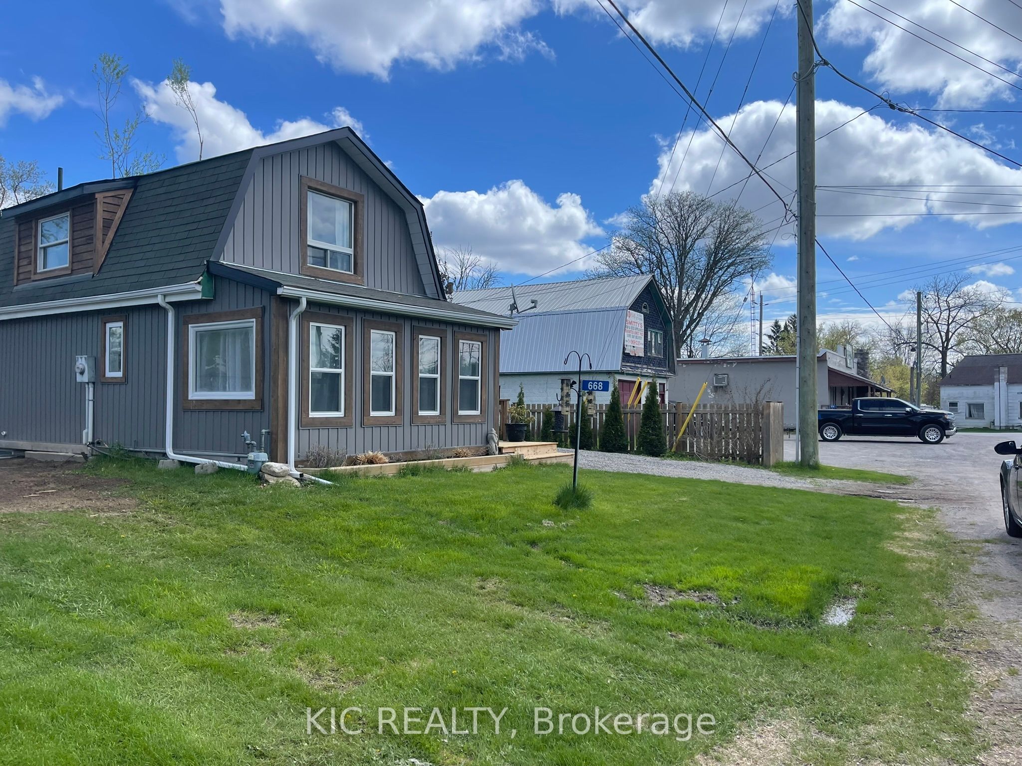 668 Church Street Property Photo 4