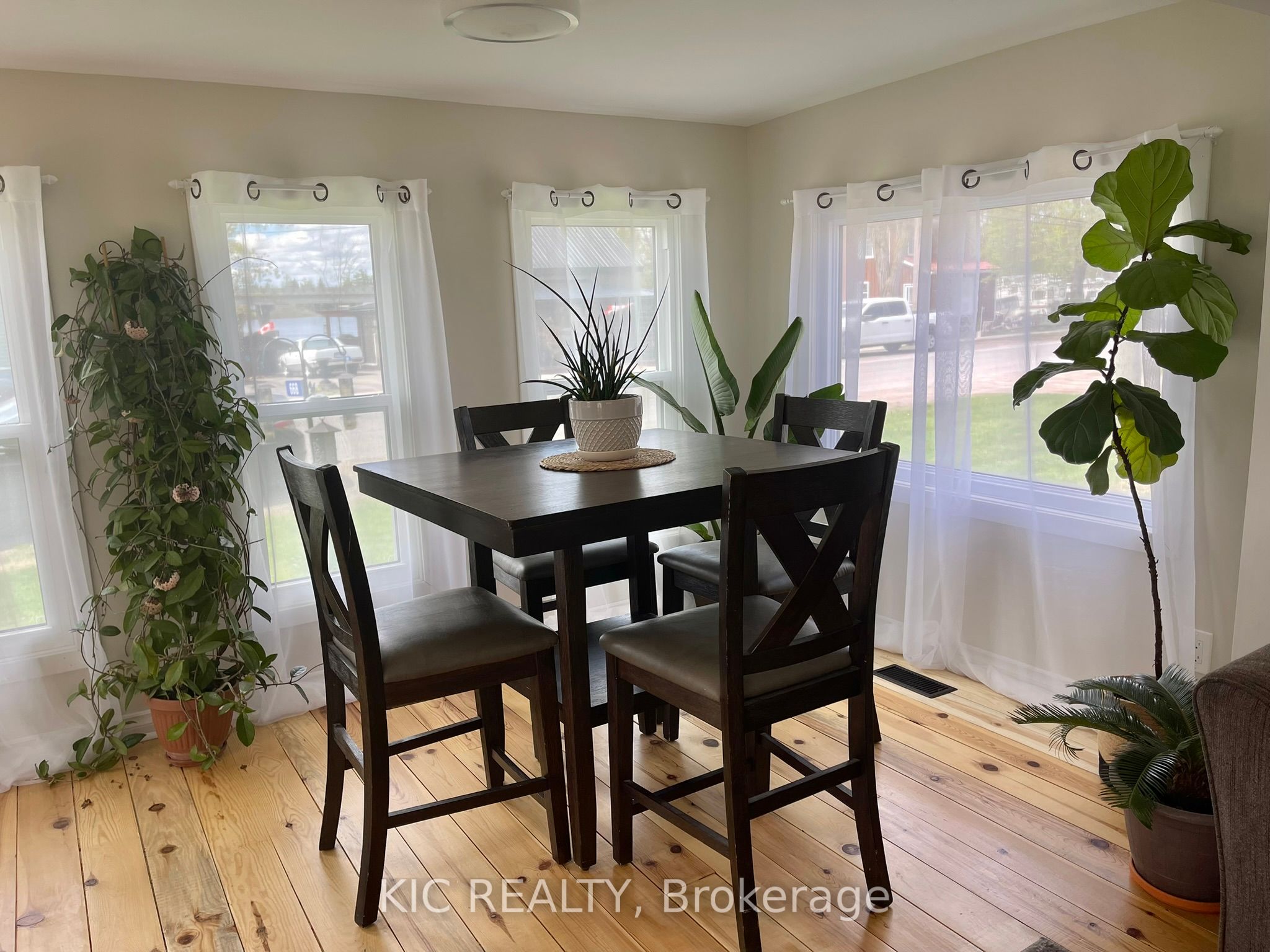 668 Church Street Property Photo 6