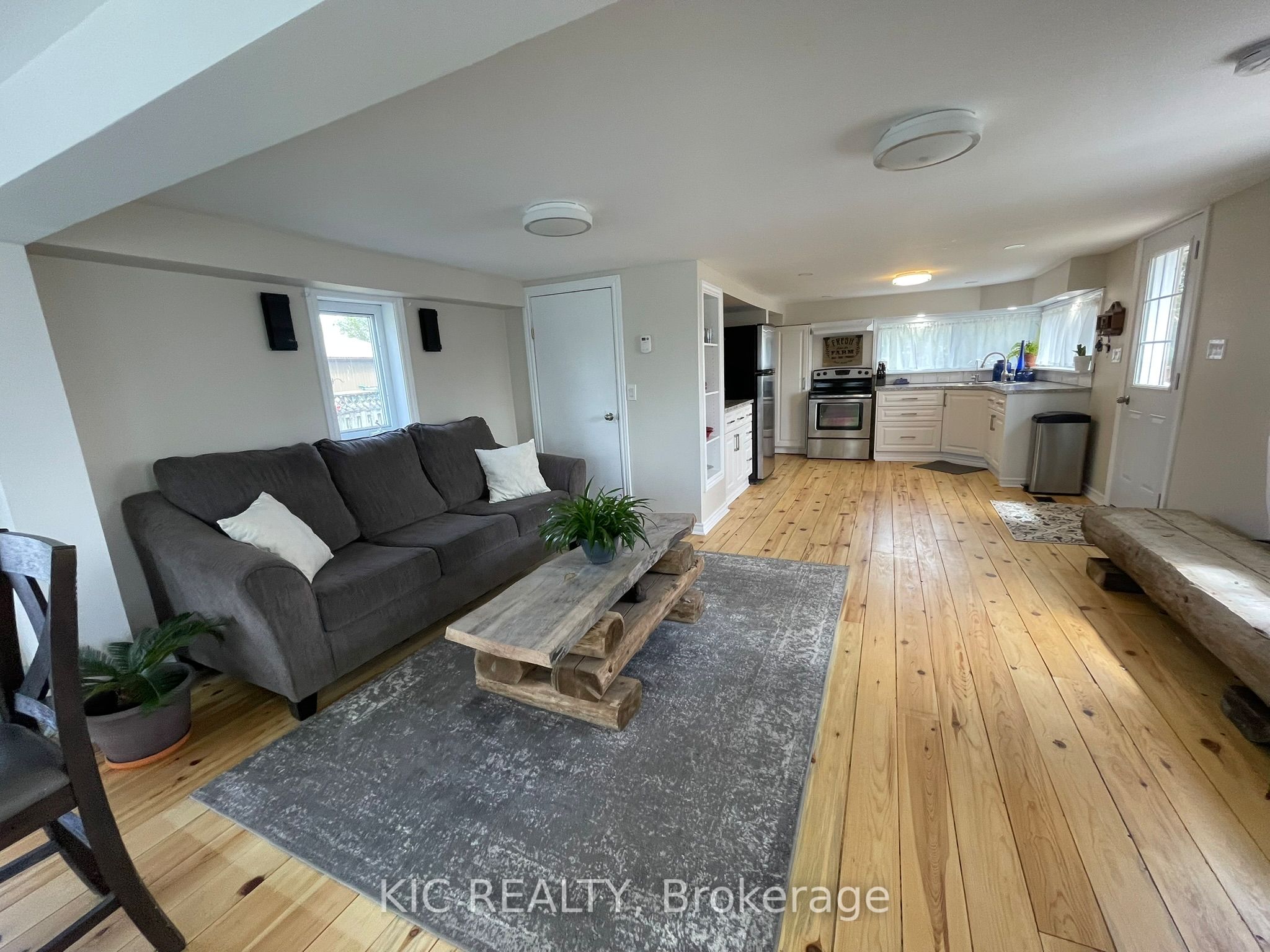 668 Church Street Property Photo 8