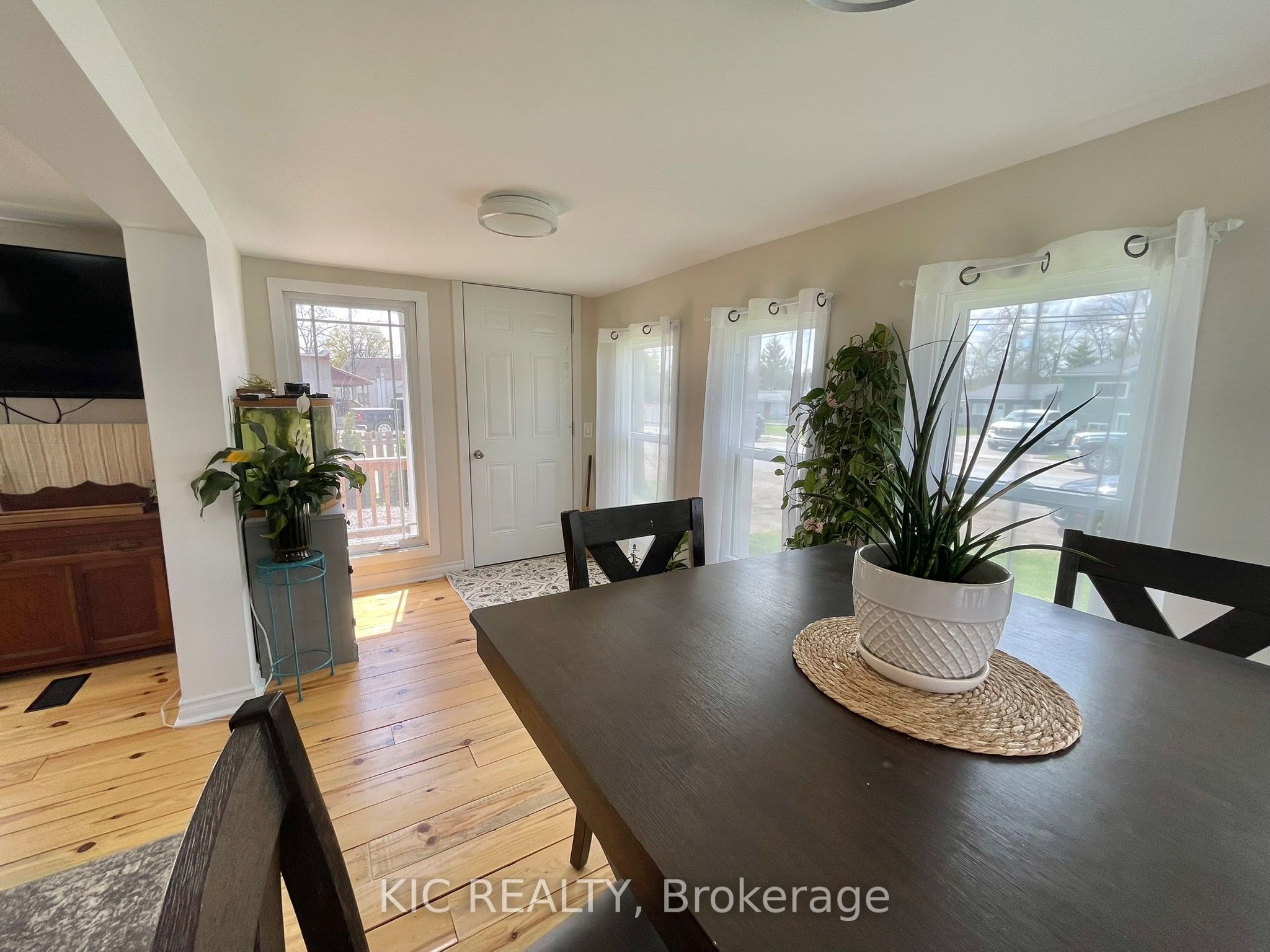 668 Church Street Property Photo 13