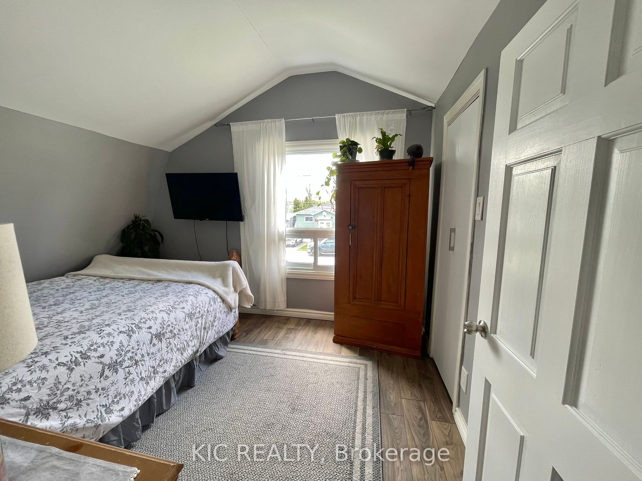 668 Church Street Property Photo 15