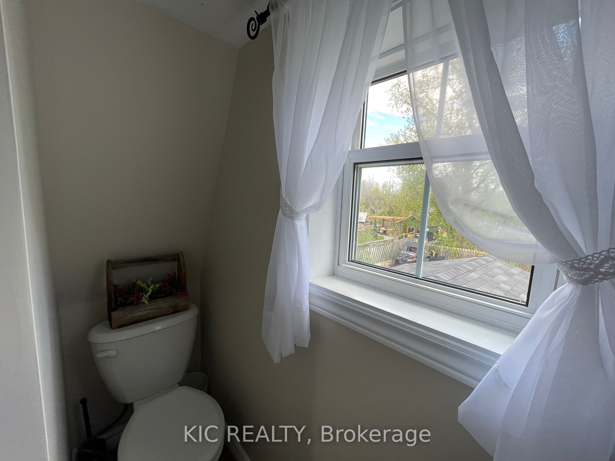 668 Church Street Property Photo 21