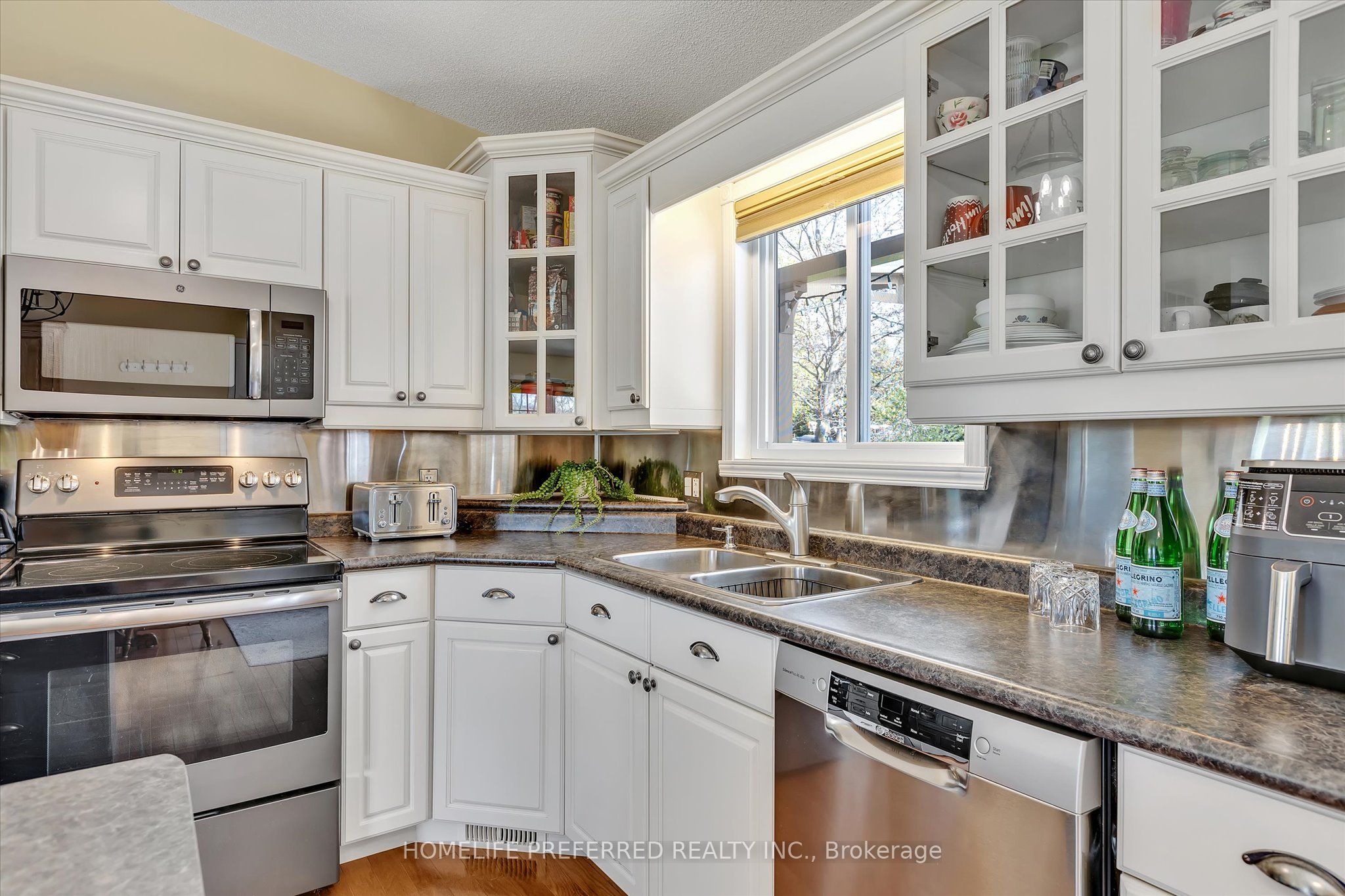 2445 Workman Street Property Photo 14