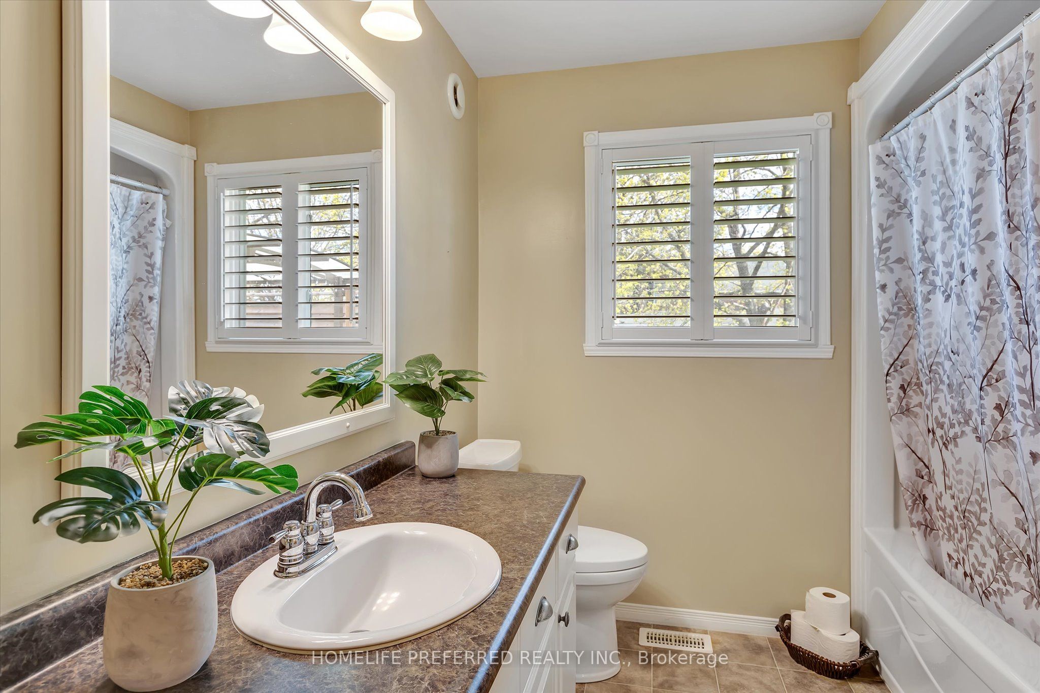 2445 Workman Street Property Photo 22