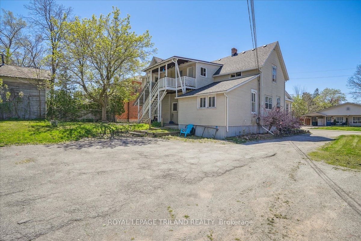 85 Kent Street N Property Photo 3