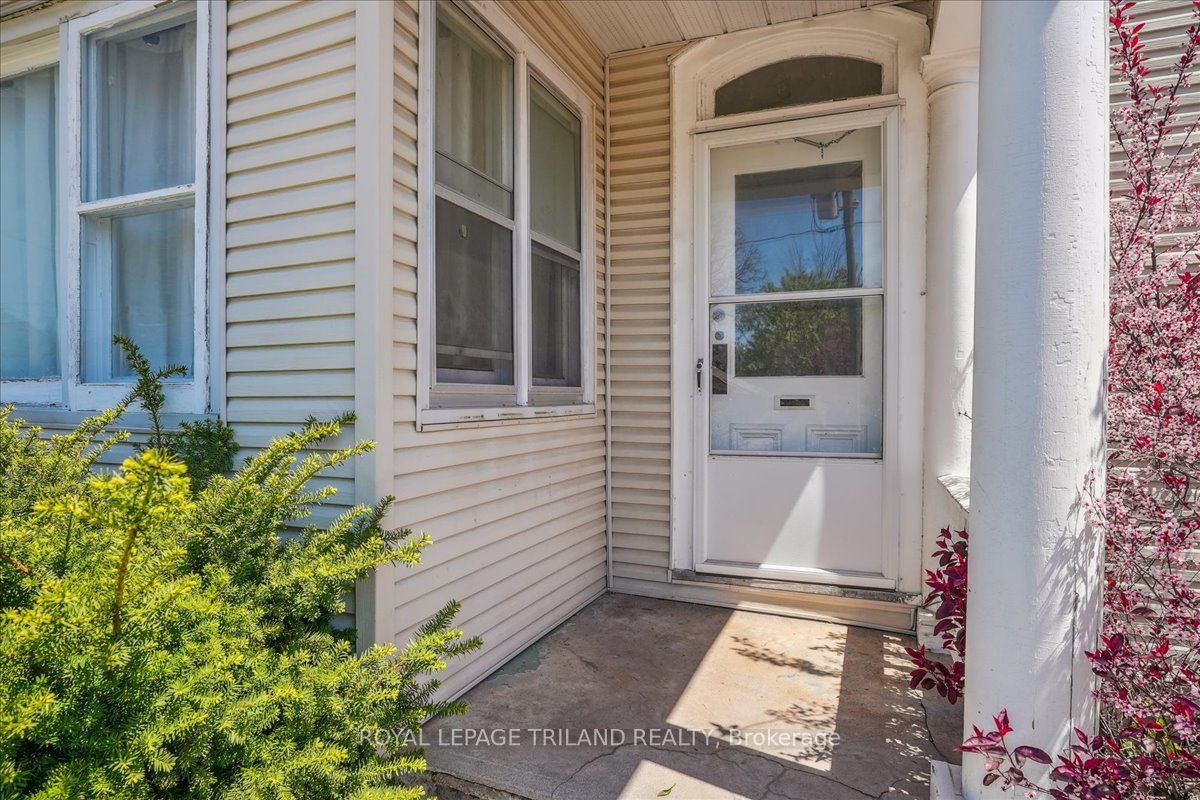 85 Kent Street N Property Photo 5