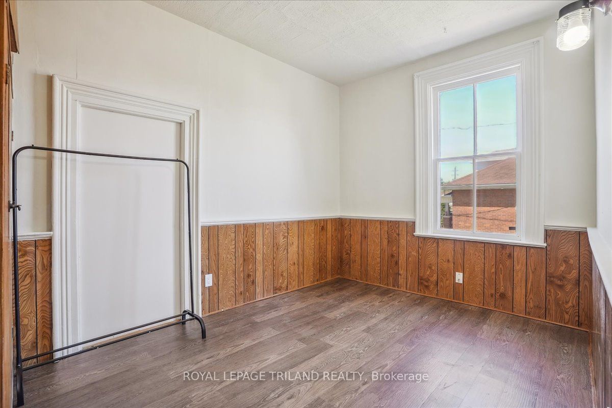 85 Kent Street N Property Photo 11
