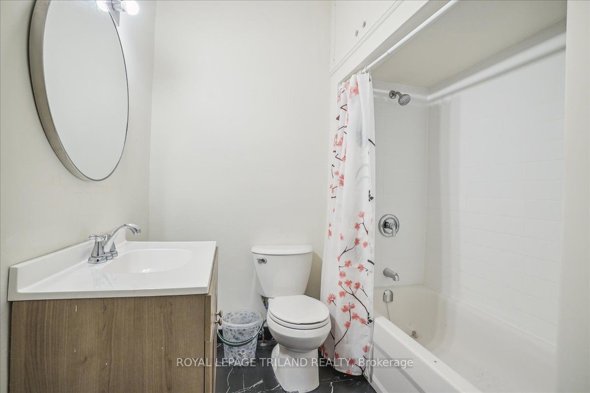 85 Kent Street N Property Photo 12