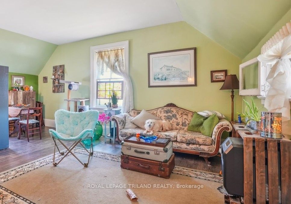 85 Kent Street N Property Photo 16